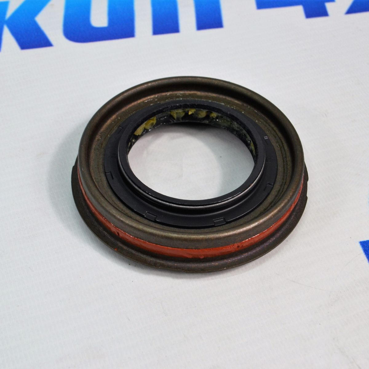 Сальник хвостовика заднего редуктора Jeep Wrangler JL/JK/Dodge Ram 1500 2007-2023 68003265AA