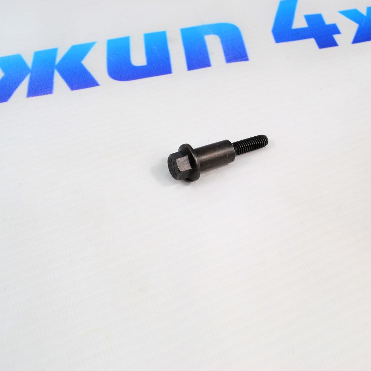 Болт уcпокоителя цепи V5.0 Land Rover LR011064