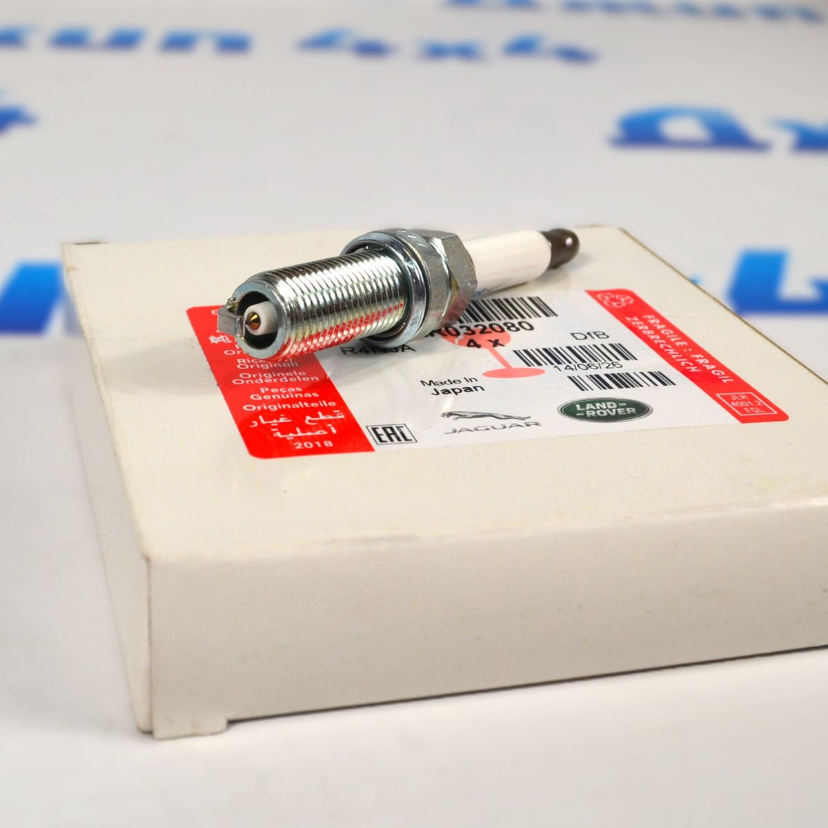 Свеча зажигания Land Rover Range Rover 5.0SC LR032080