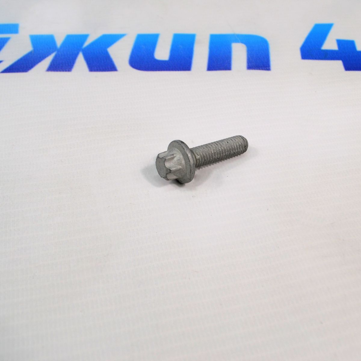 Болт крепёжный Jeep/Dodge/Chrysler/Ram  M8x1.25x30 06104025AA