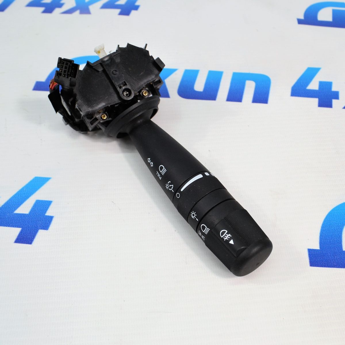 Переключатель поворотов для противотуманных фар Jeep Grand Cherokee WK 5143312AA