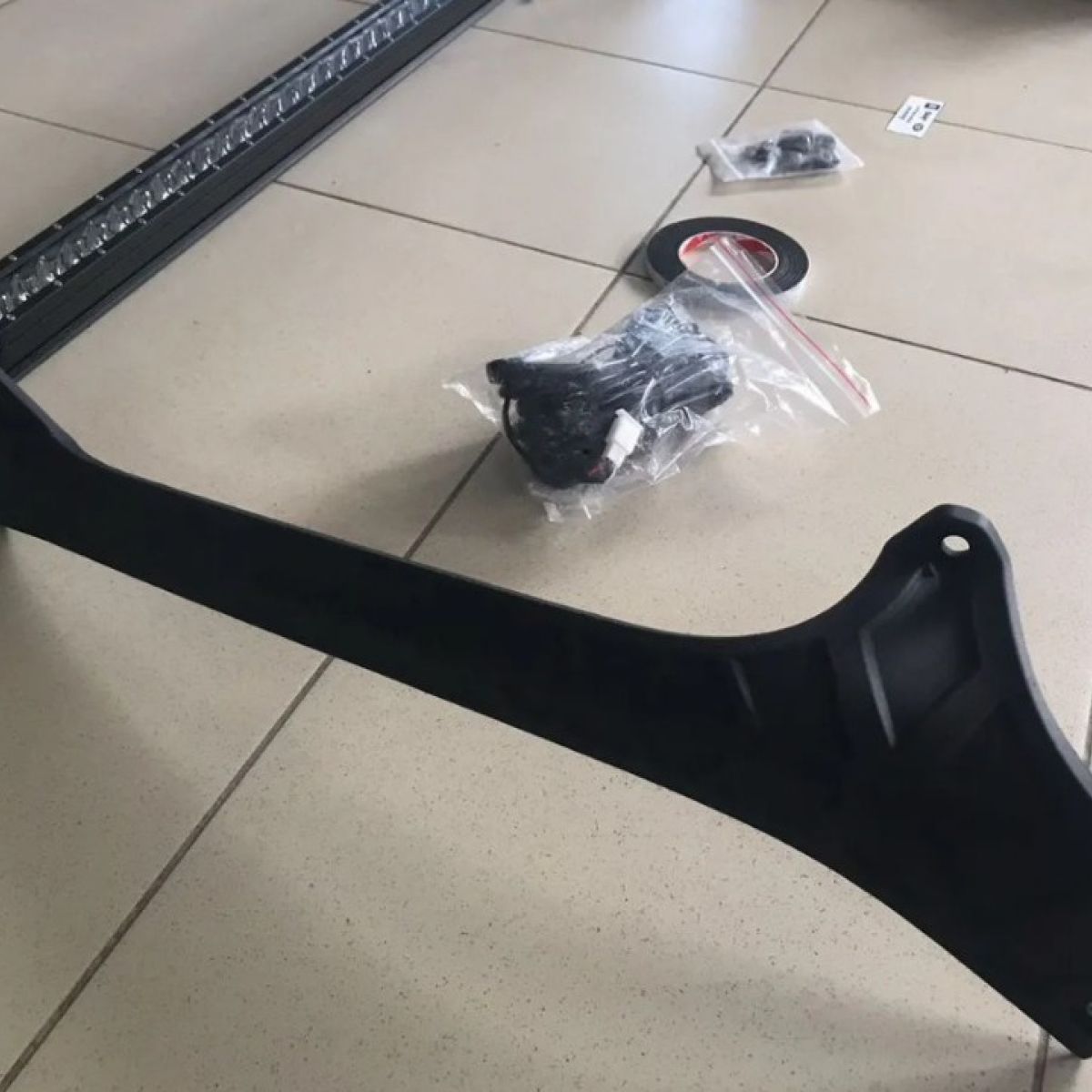 Крепеж дополнительного освещения Jeep Wrangler JL