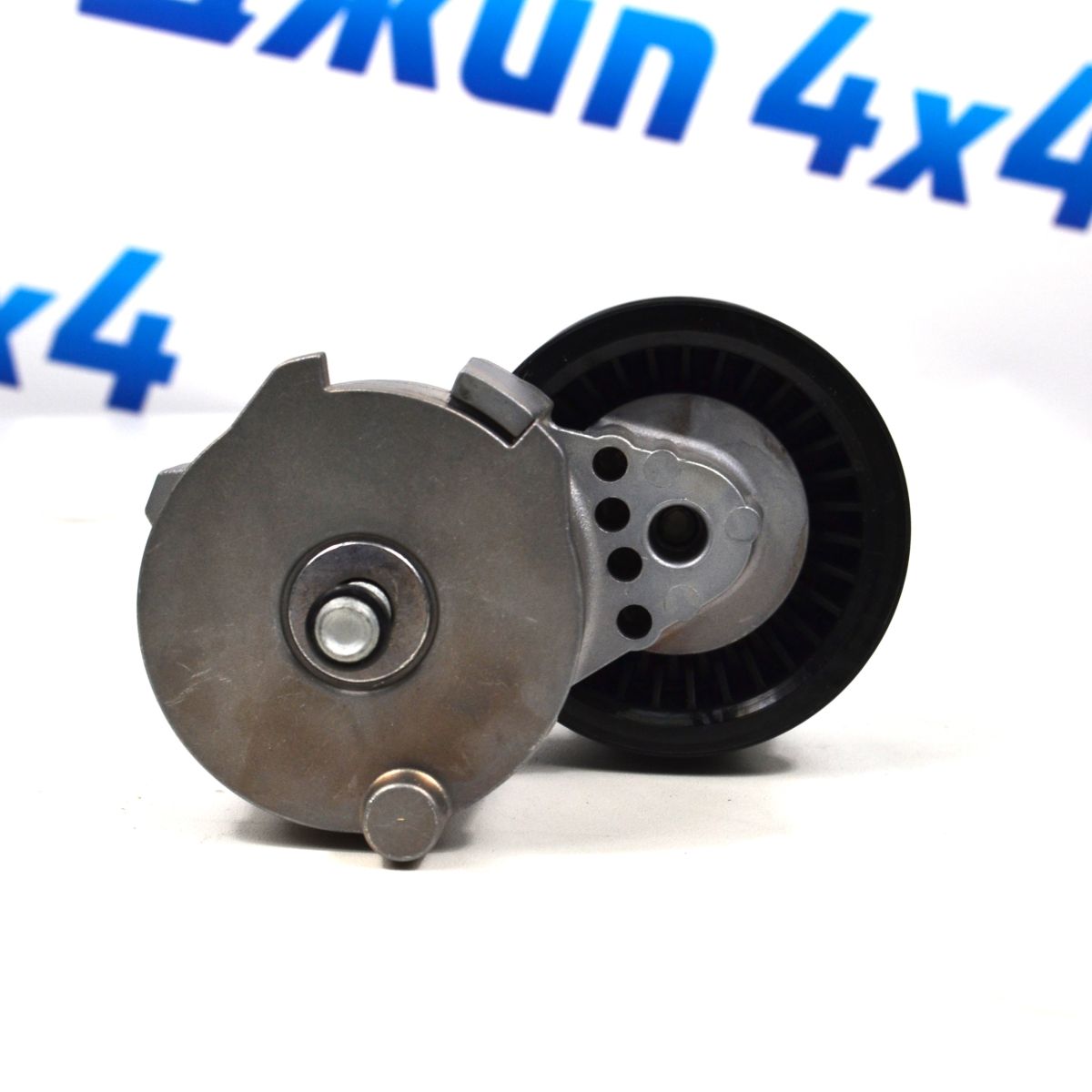 Натяжитель ремня нагнетателя Jeep Grand Cherokee WK2 SRT8 V6.2 Hemi 53011558AA