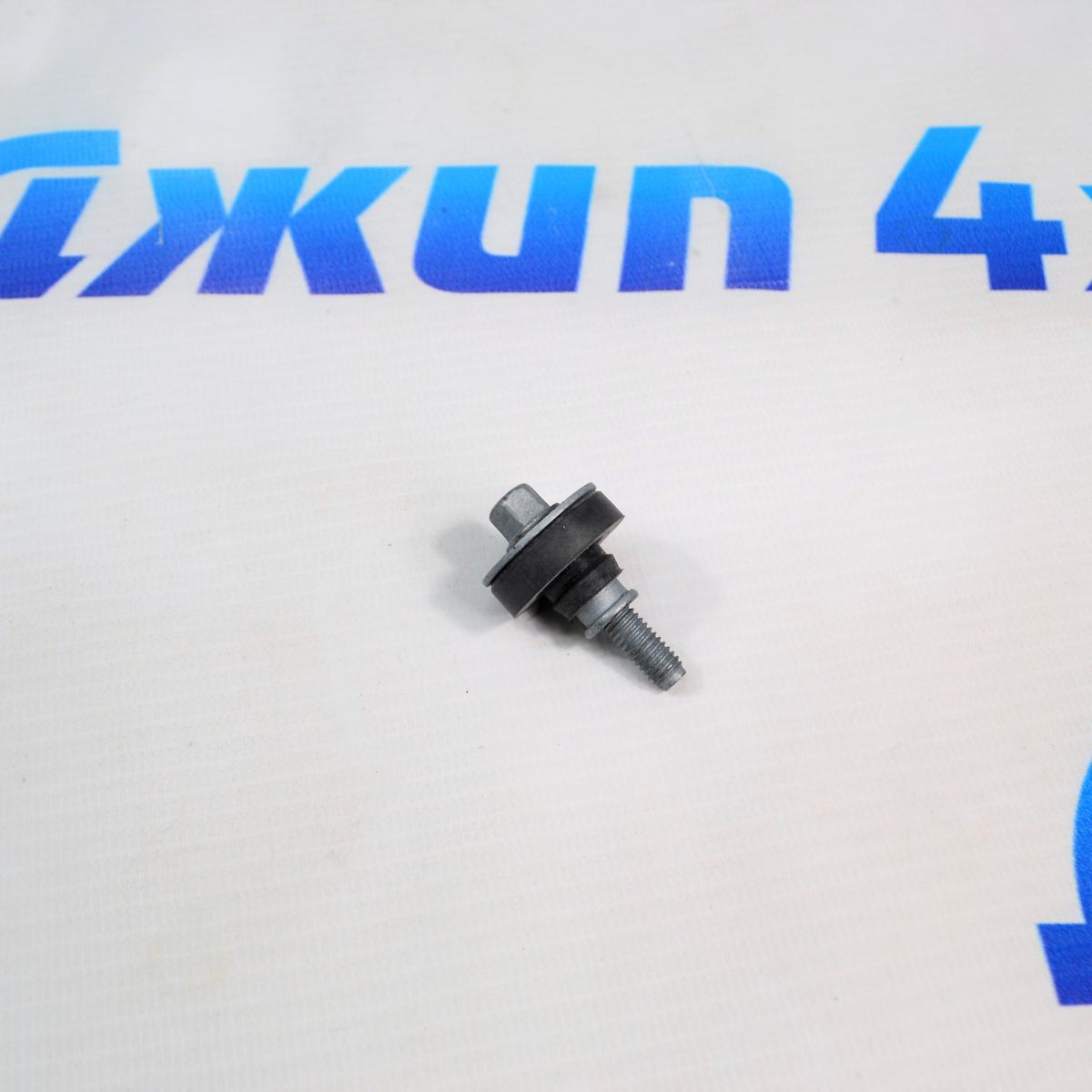 Болт клапанной крышки с уплотнителем Jeep/Dodge/ChryslerV5.7/6.1/6.4 Hemi 2003- 6507366AA
