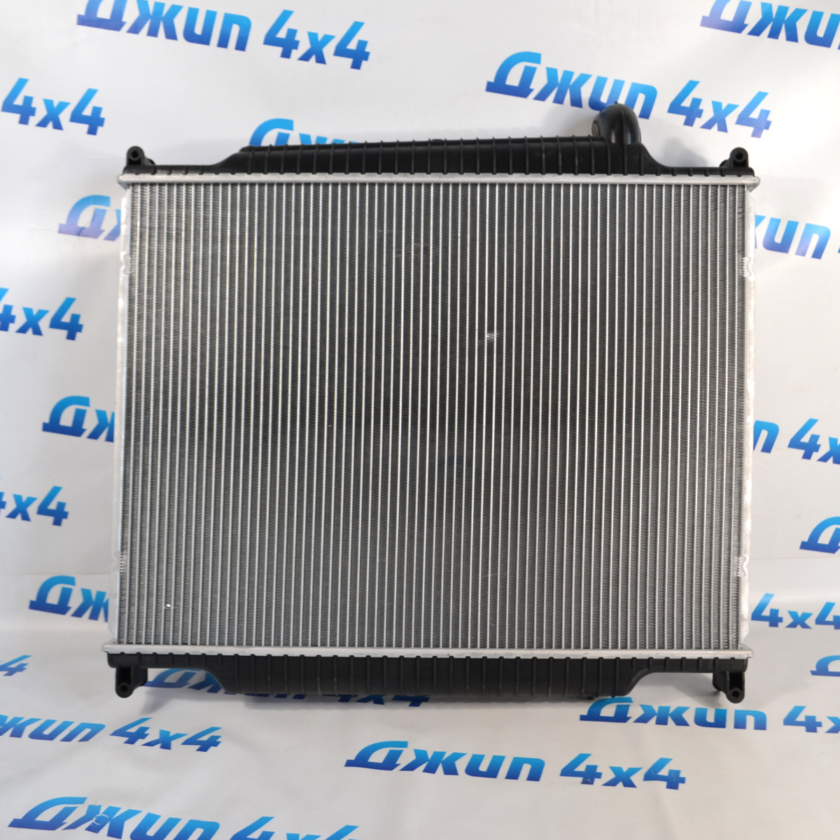Радиатор охлаждения двигателя Range Rover L322/Range Rover Sport L320 V3.6TD PCC500300