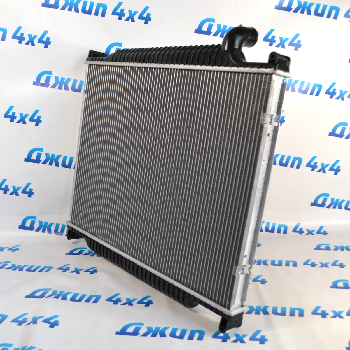 Радиатор охлаждения двигателя Range Rover L322/Range Rover Sport L320 V3.6TD PCC500300