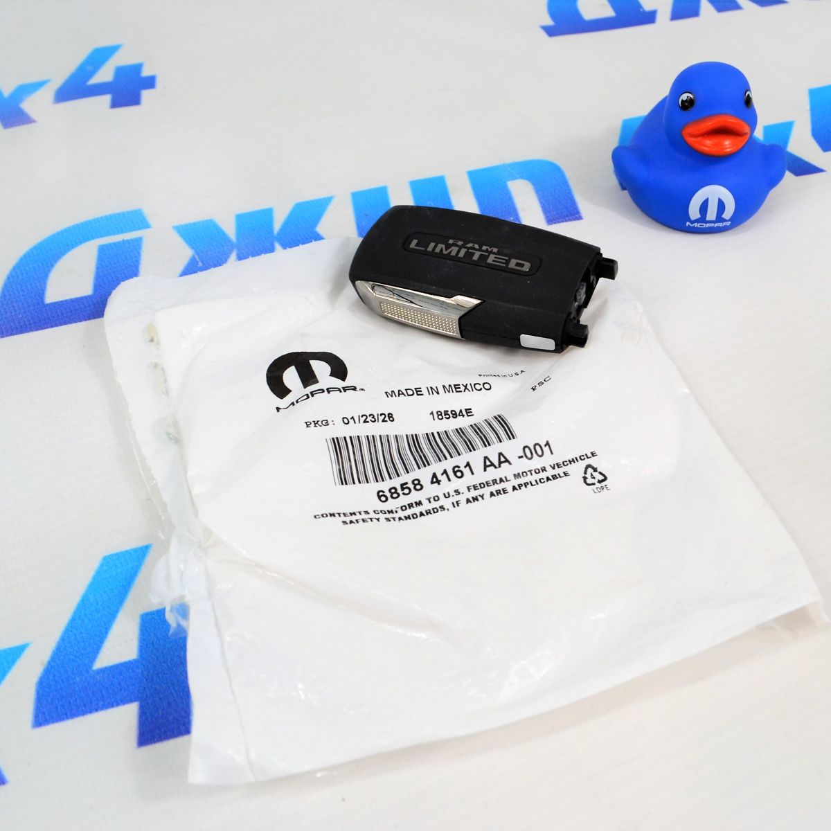 Ключ зажигания Dodge Ram 68584161AA