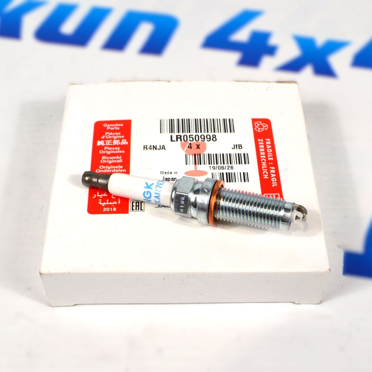 Свеча зажигания Land Rover Range Rover L405/Range Rover Sport L494/Jaguar F-Pace X761 V3.0SC/5.0SC LR050998