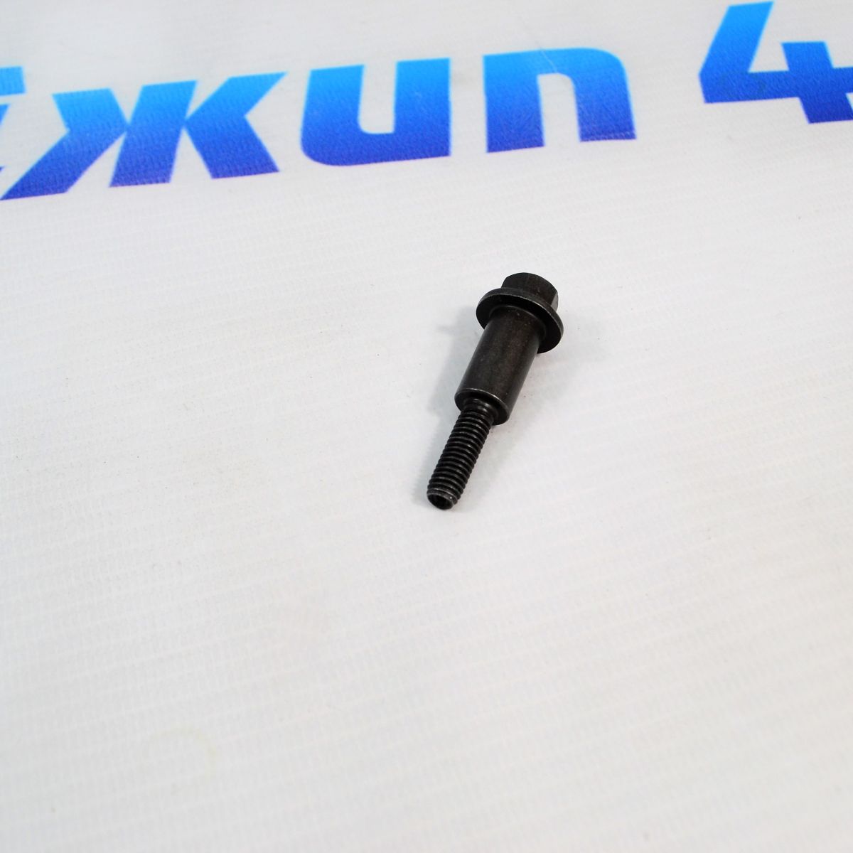 Болт уcпокоителя цепи V5.0 Land Rover LR011064