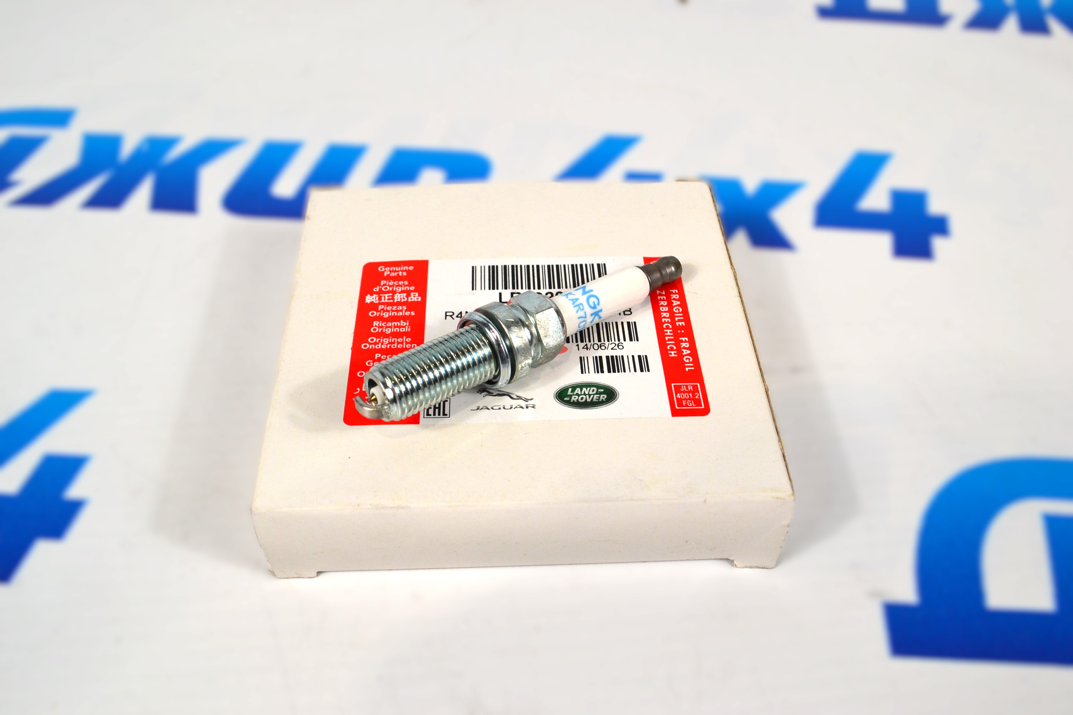 Свеча зажигания Land Rover/Jaguar 5.0SC LR032080