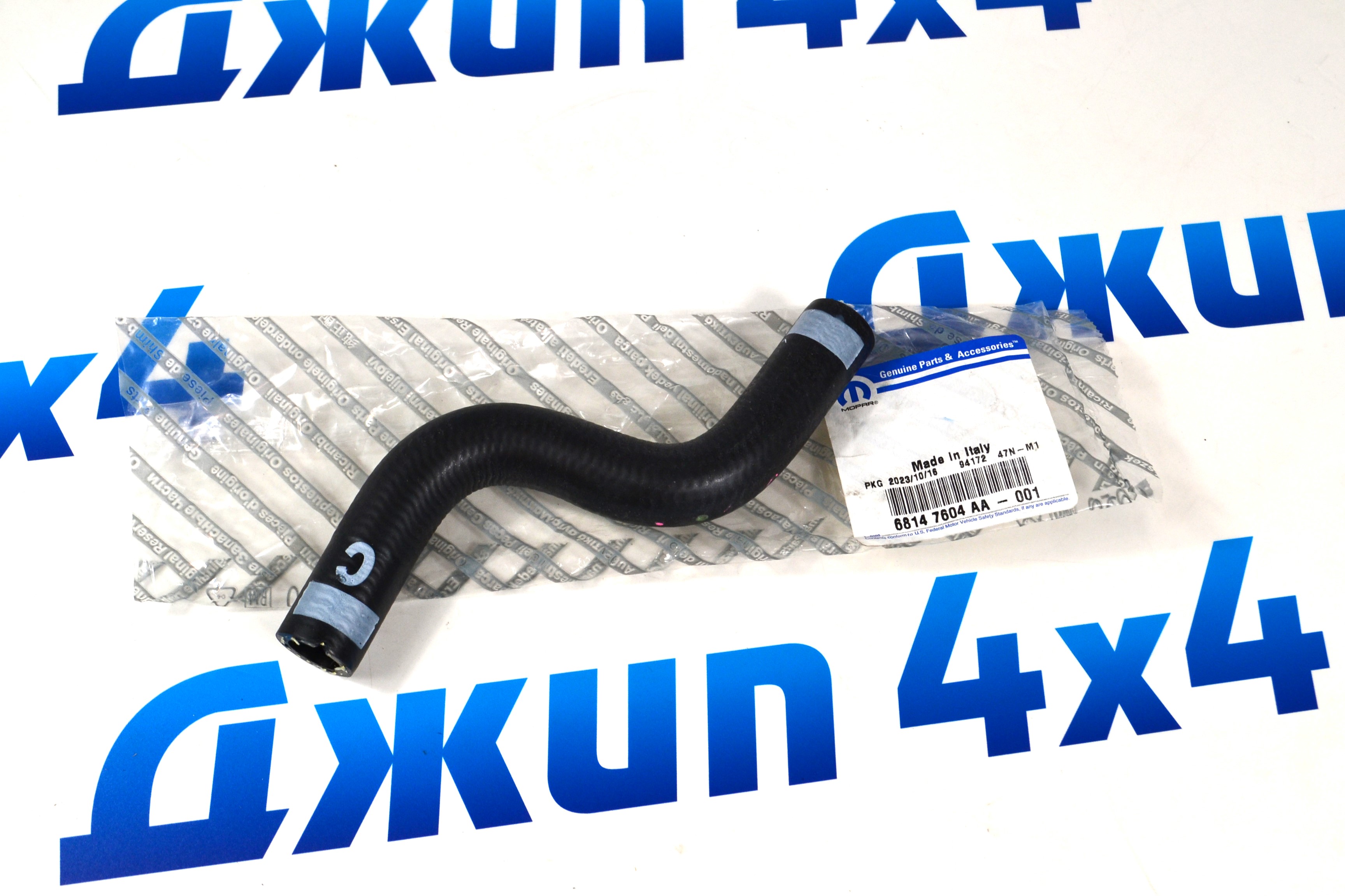 Патрубок маслоохладителя Jeep Grand Cherokee WK2 V3.0CRD 68147604AA