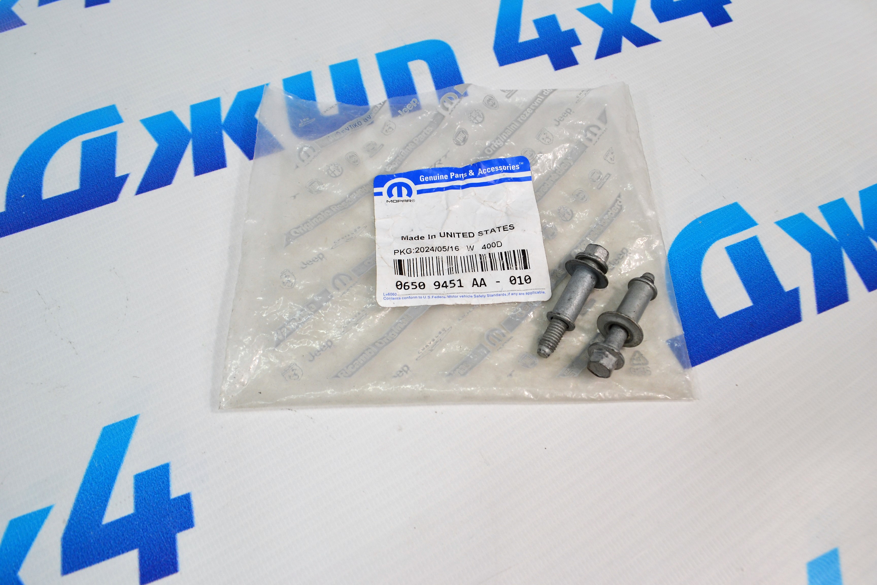 Болт клапанной крышки M6X1X37 мм Jeep/Dodge/Chrysler V3.0/V3.6 06509451AA