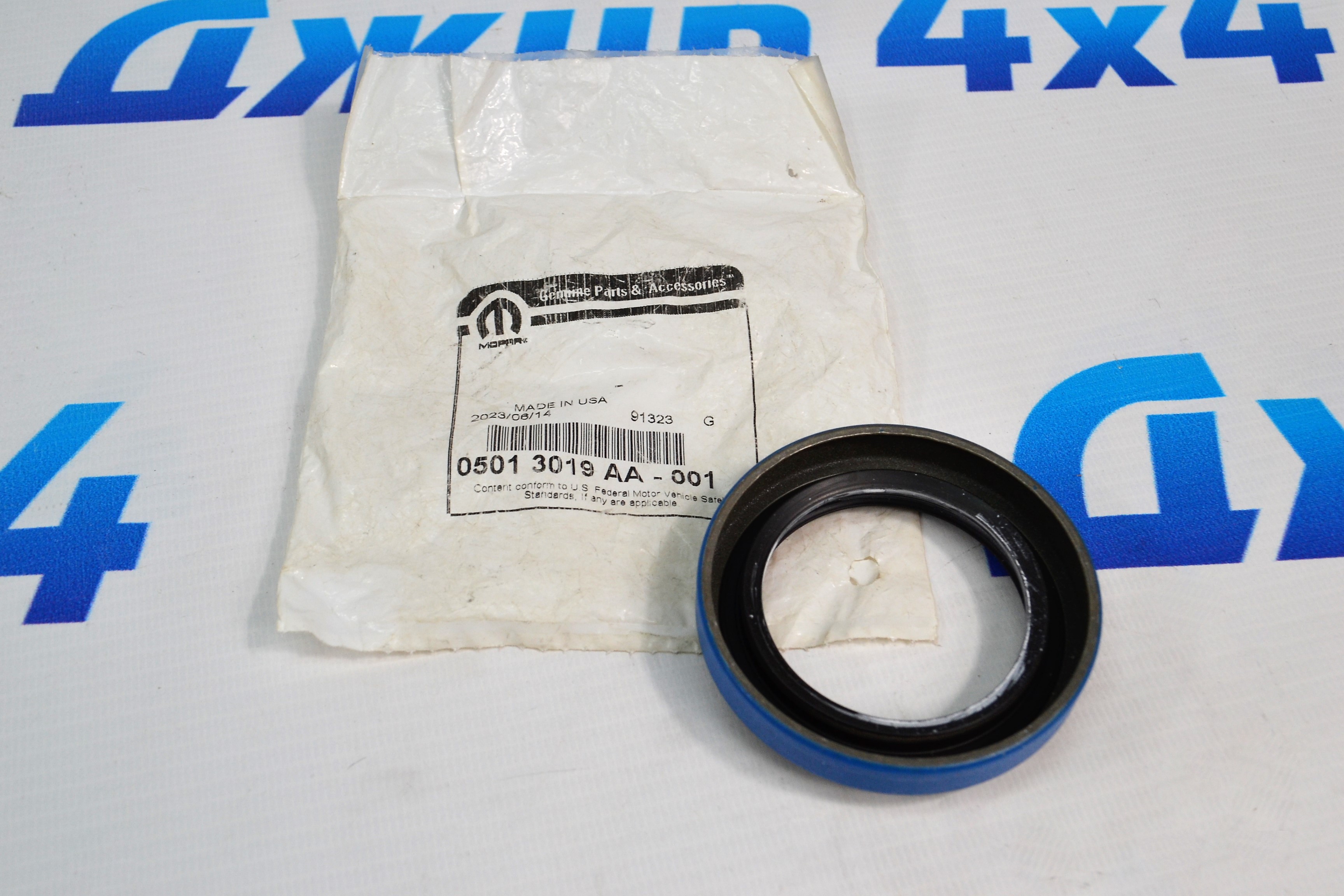 Сальник РКПП на задний карданный вал Jeep Wrangler JL/JK/TJ/Jeep Cherokee KK 2000-2023 5013019AA