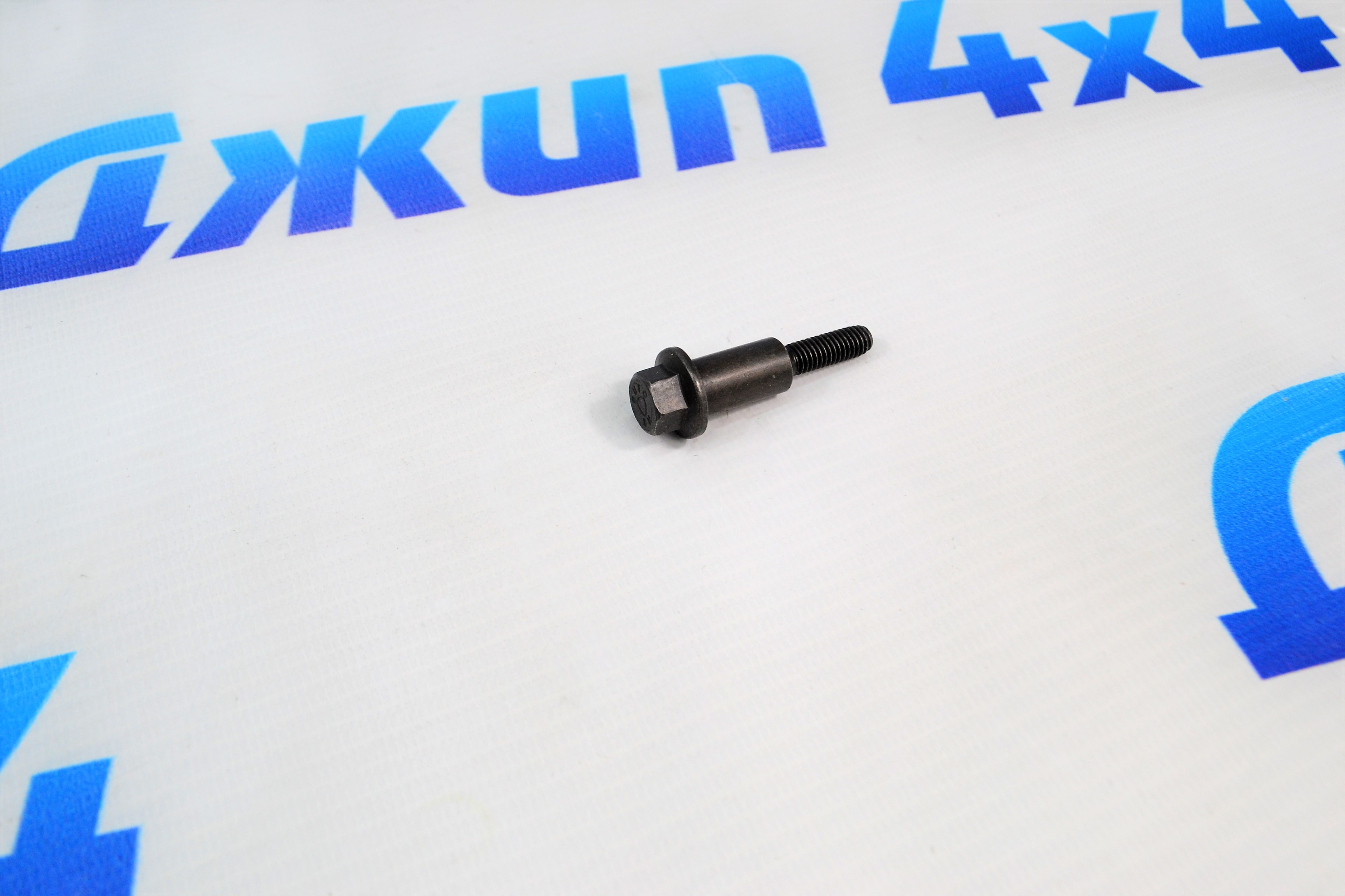 Болт уcпокоителя цепи V5.0 Land Rover LR011064