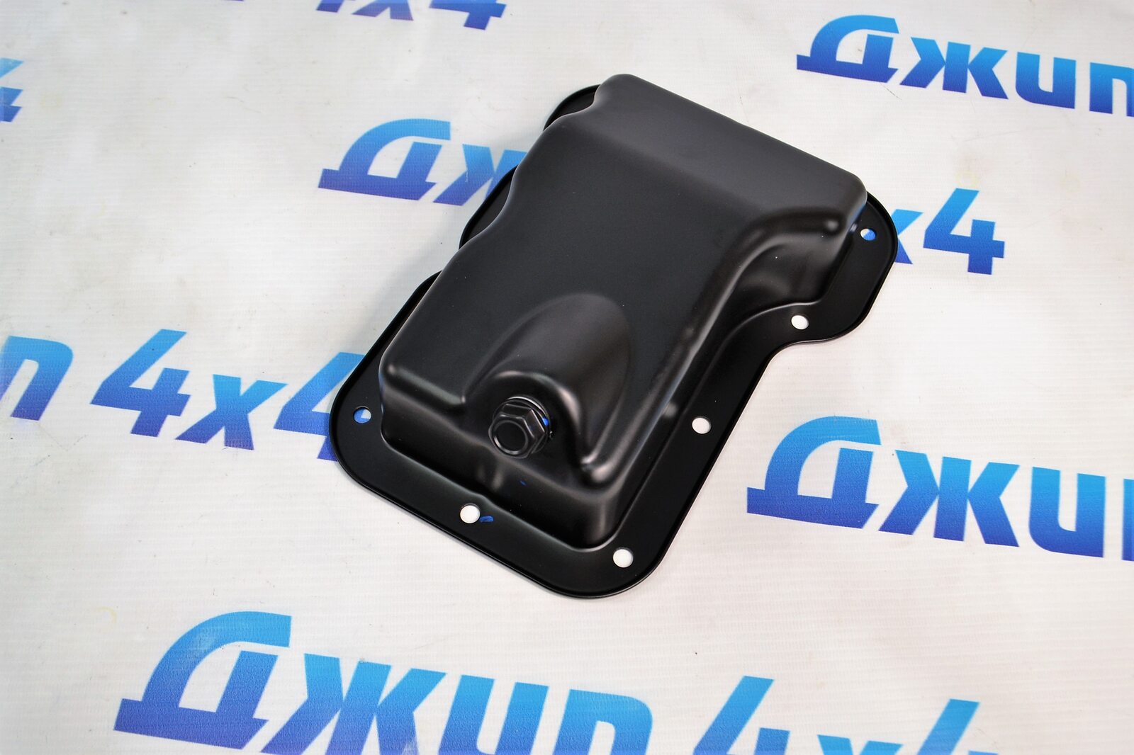 Поддон двигателя Jeep Wrangler JL V2.0Т (нижняя часть со сливной пробкой) 05048692AA