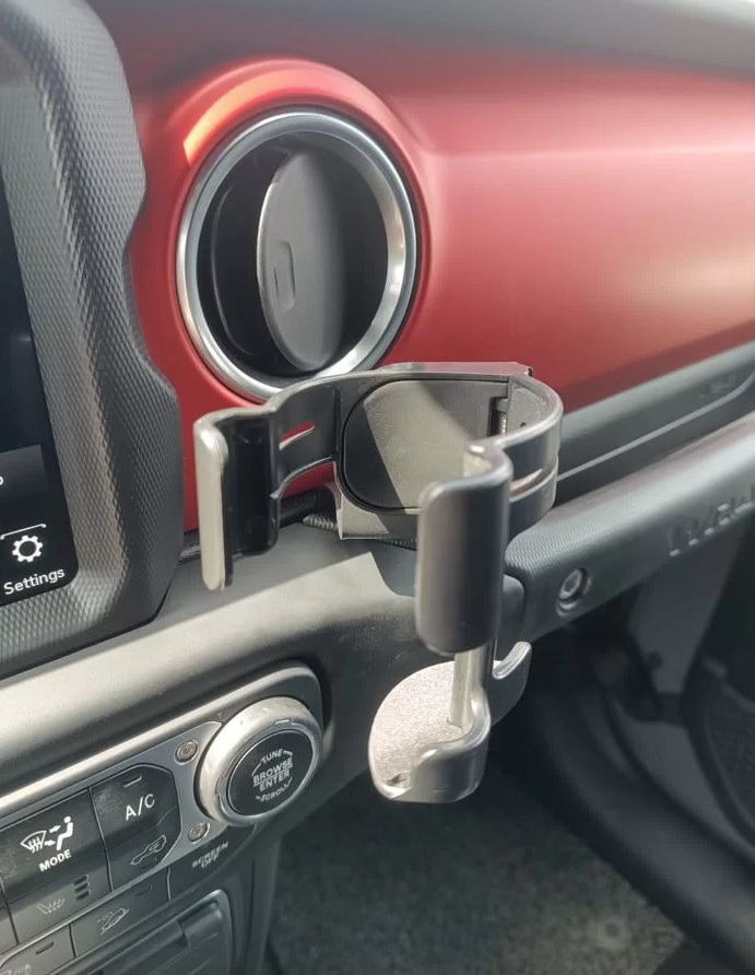 Держатель телефона-подстаканник Jeep Wrangler JL 2018-