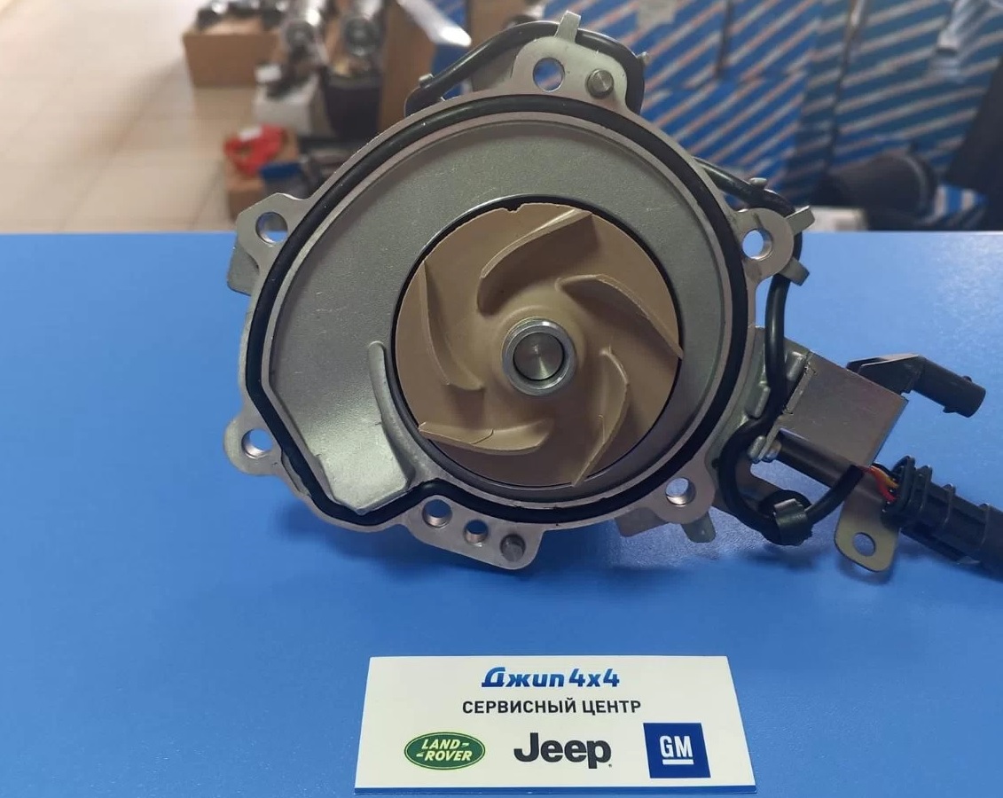 Помпа водяная Land Rover Jaguar V2.0T Petrol