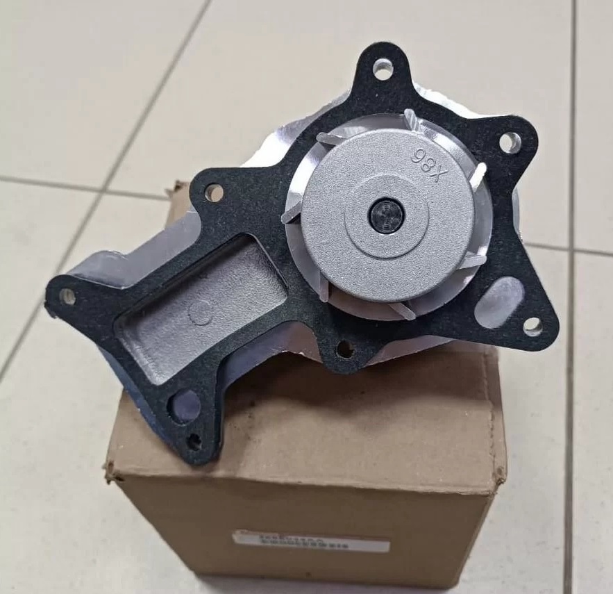 Помпа водяная Jeep Wrangler V3.8