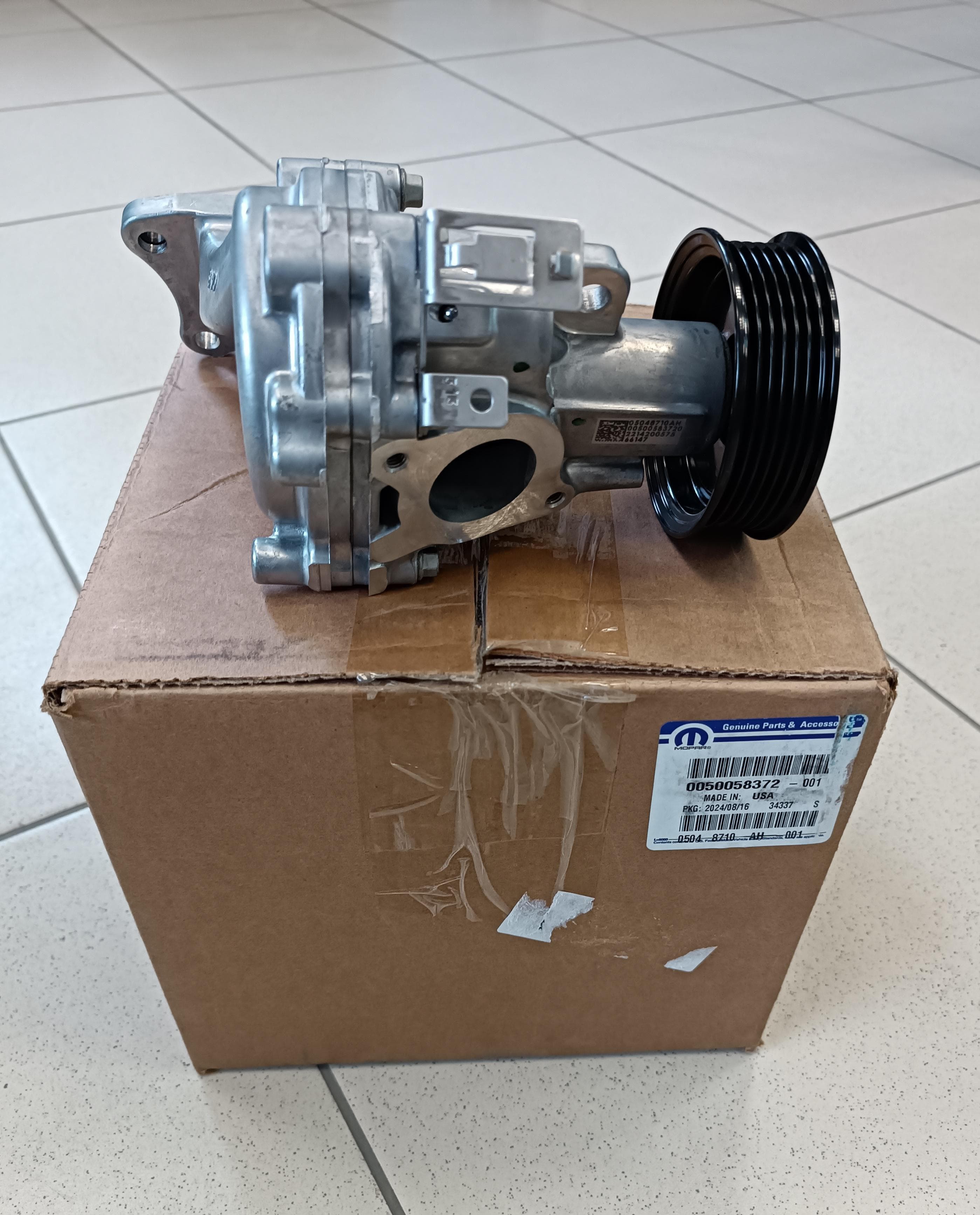 Помпа водяная Jeep Wrangler JL V2.0T