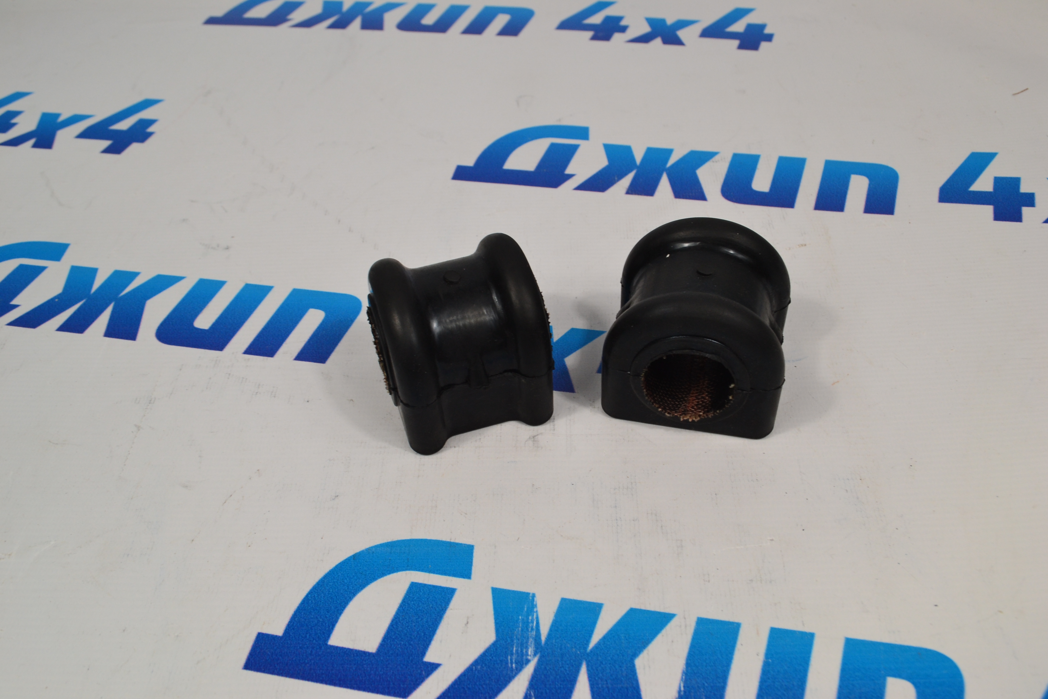 Втулка переднего стабилизатора Jeep Wrangler JK 52059973AC