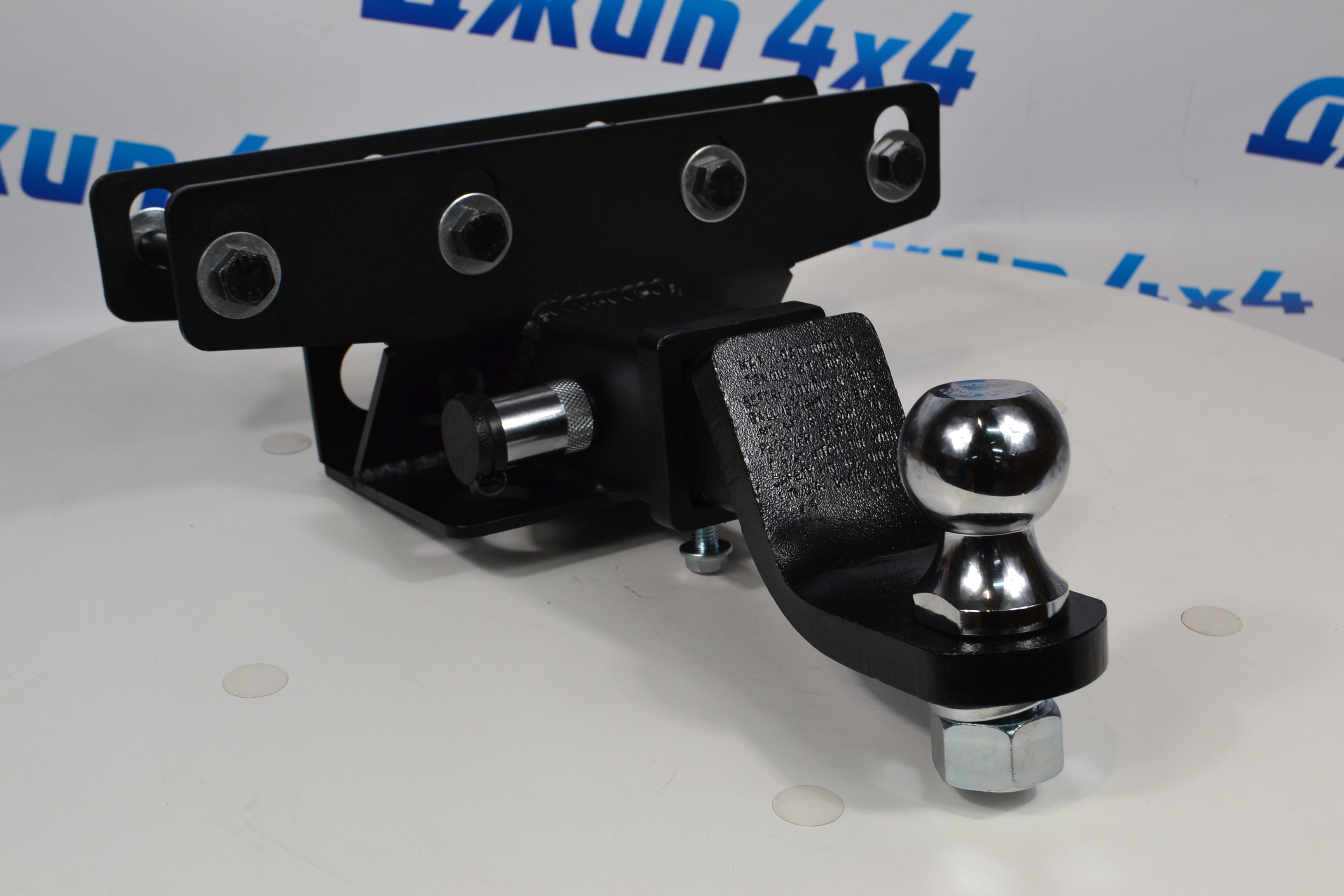 Фаркоп съёмный под квадрат Jeep Wrangler JL/Jeep Wrangler JK (комплект с крюком) 82215209