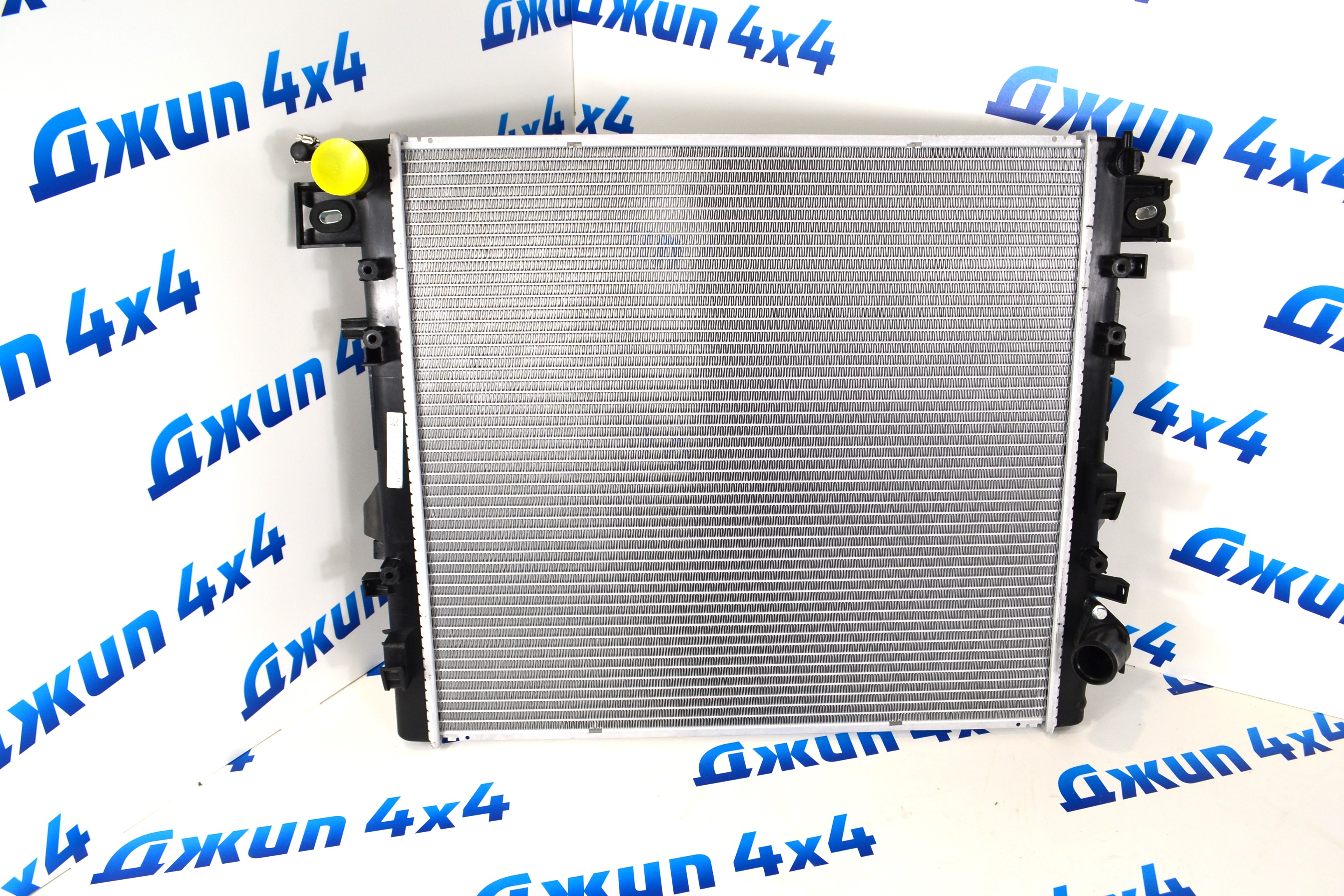 Радиатор охлаждения двигателя Jeep Wrangler JK V2.8CRD 55056634AB