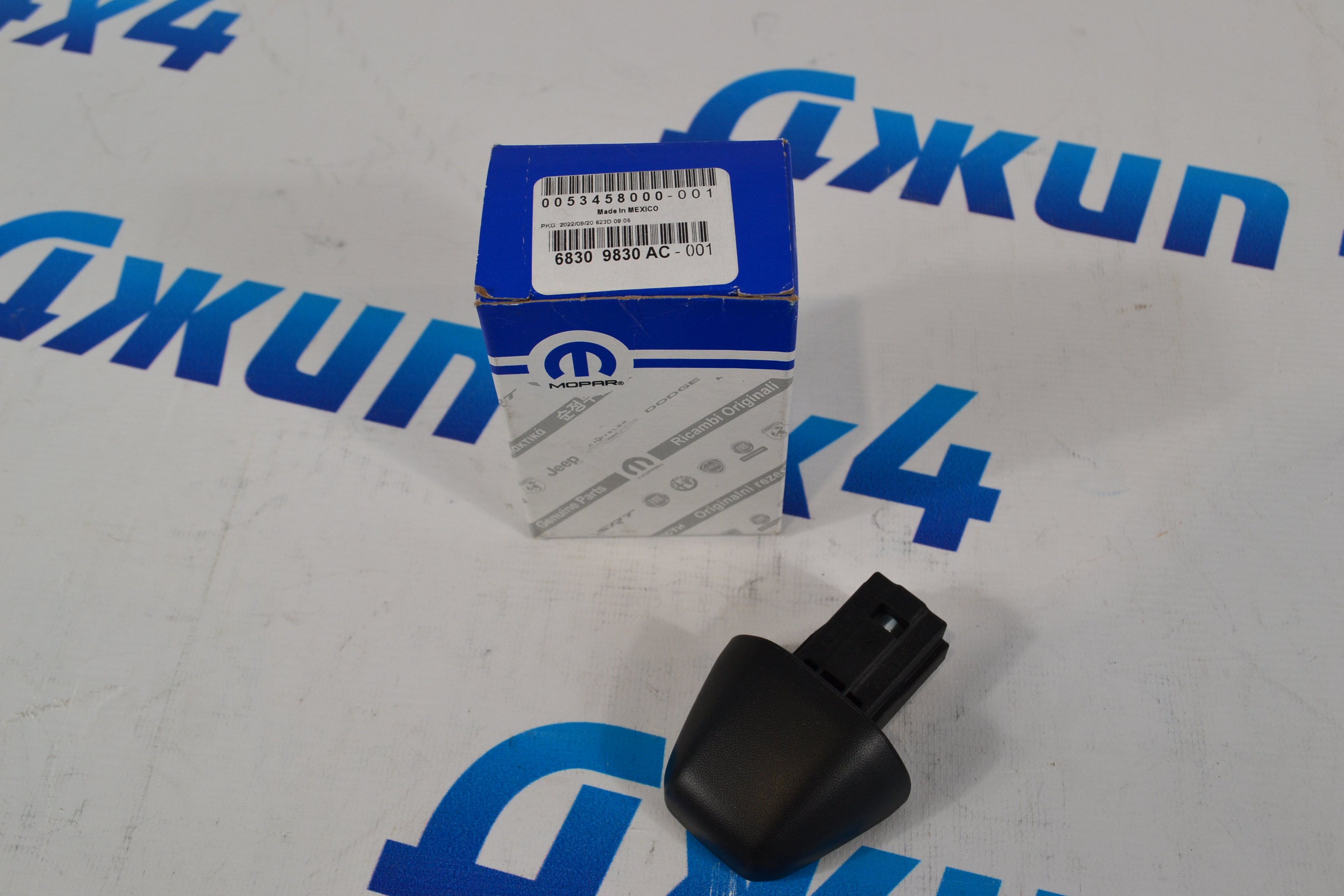 Заглушка ручки Jeep Wrangler JL 68309830AC