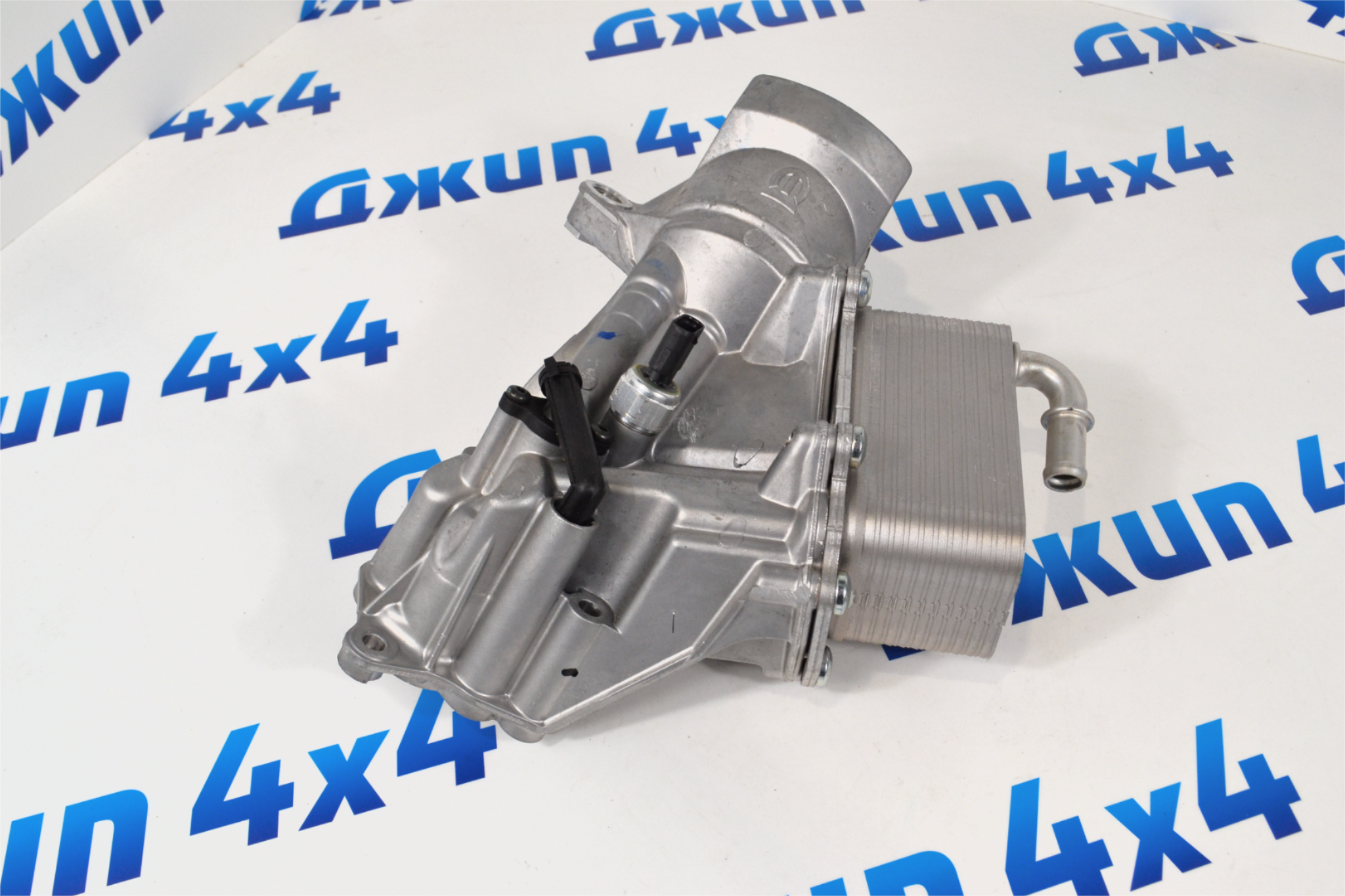Маслянный радиатор (теплообменник) в сборе с фильтром Dodge Ram DT 3.0CRD 68511102AA