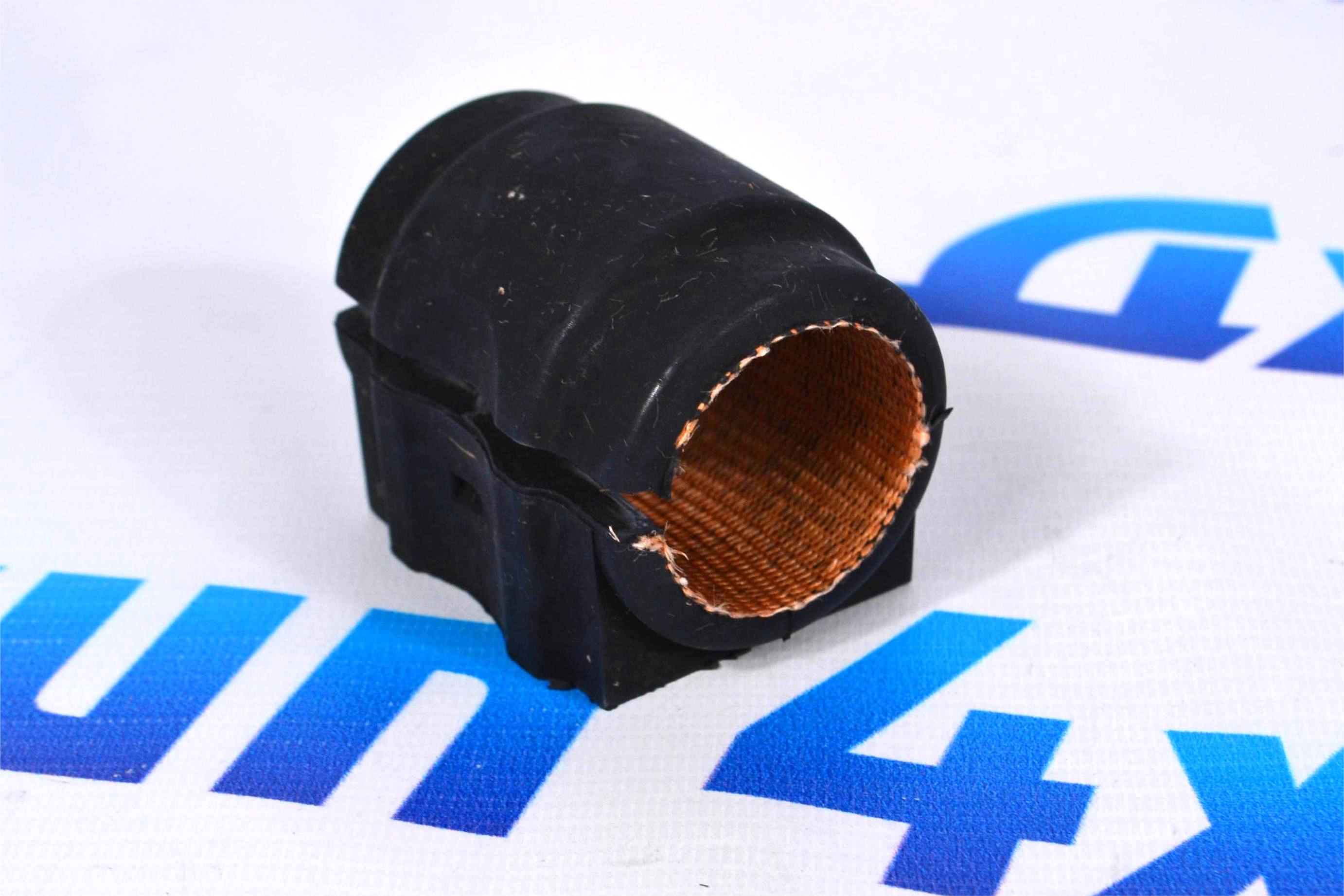 Втулка заднего стабилизатора Range Rover Sport L320 RVU000021