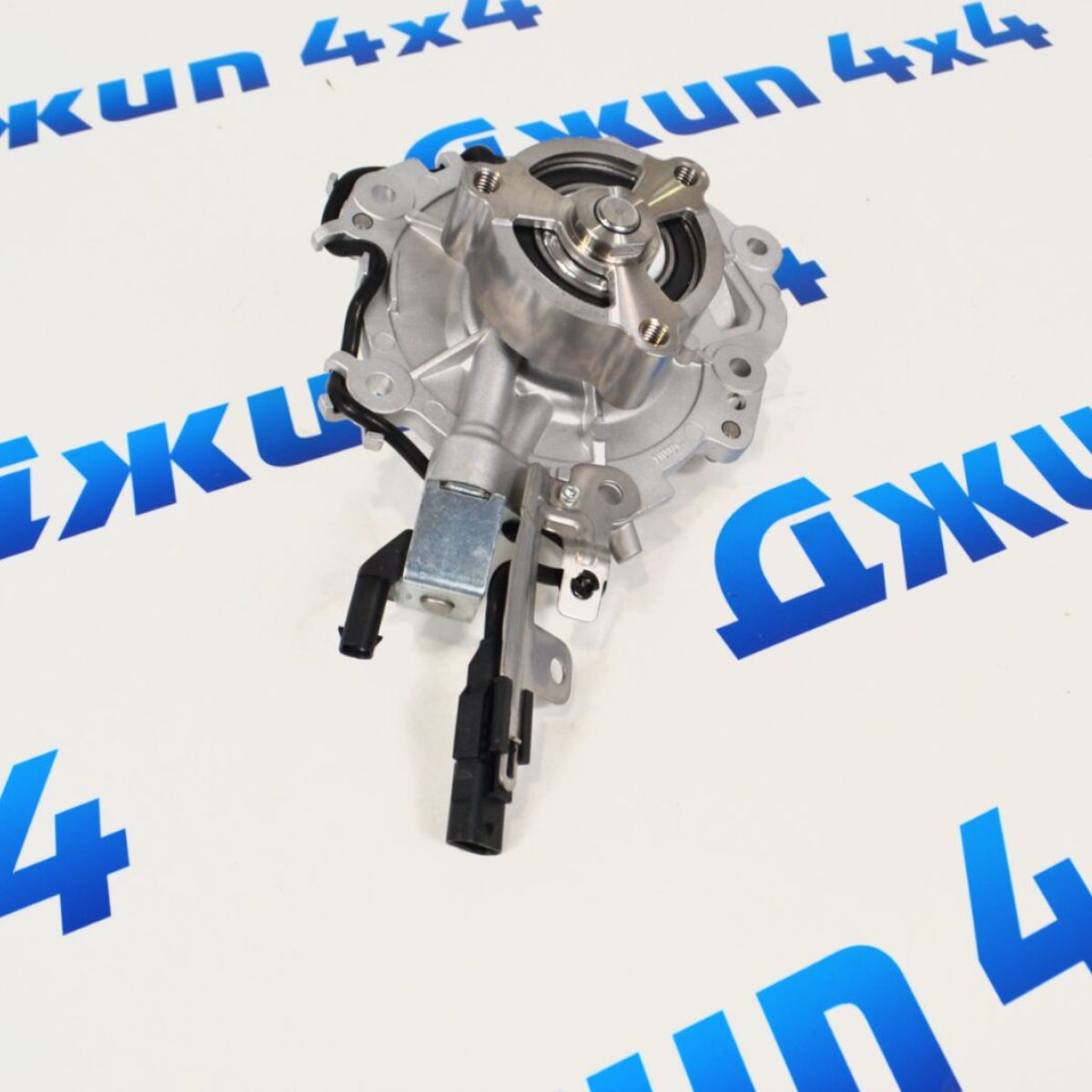Помпа системы охлаждения Land Rover Discovery Sport L550/Jaguar E-Pace V2.0T Petrol (шкив фигурный) LR115260