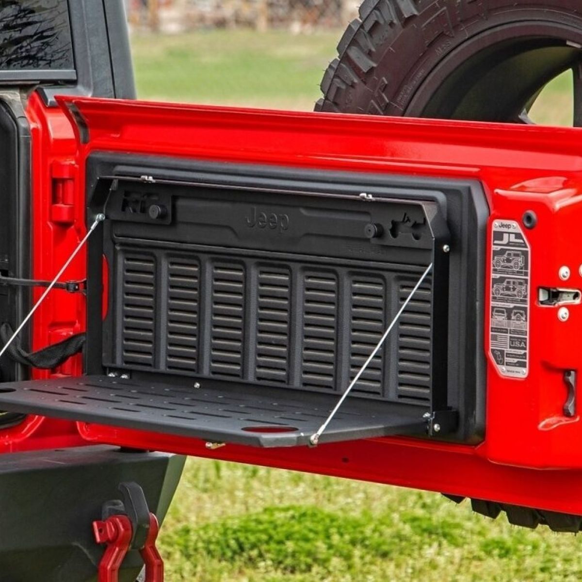 Столик откидной на дверь багажника Jeep Wrangler JL 2018- 82215416AB