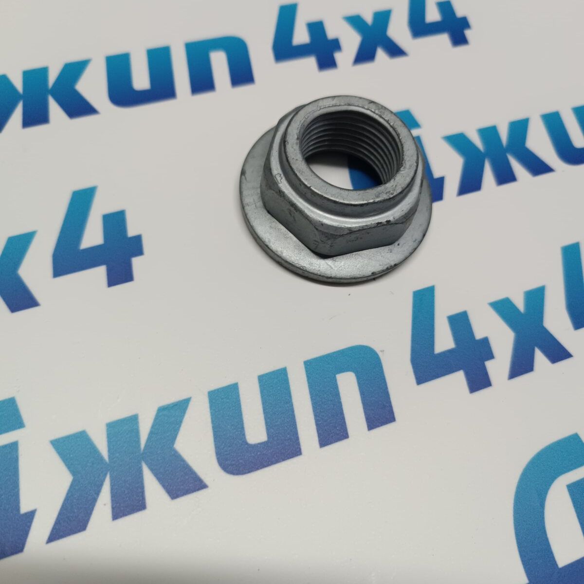 Гайка полуоси передней Jeep Grand Cherokee WK/Jeep Cherokee KJ/Dodge Ram 1500 6506454AA