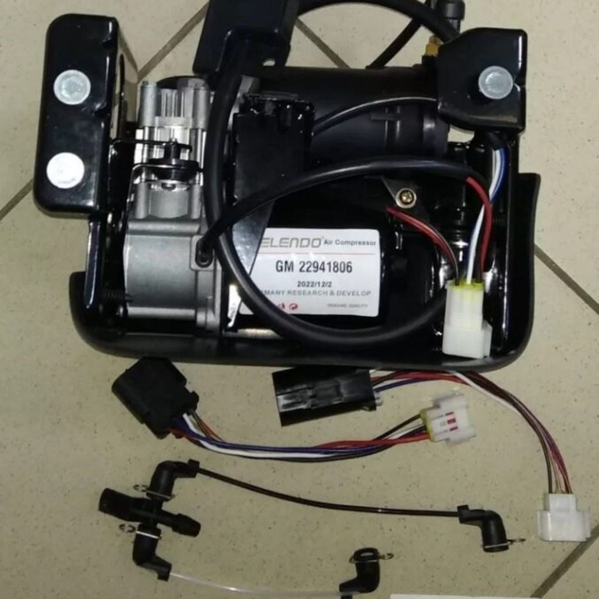 Компрессор пневмоподвески Chevrolet Tahoe/Cadillac Escalade 2007-2013 22941806