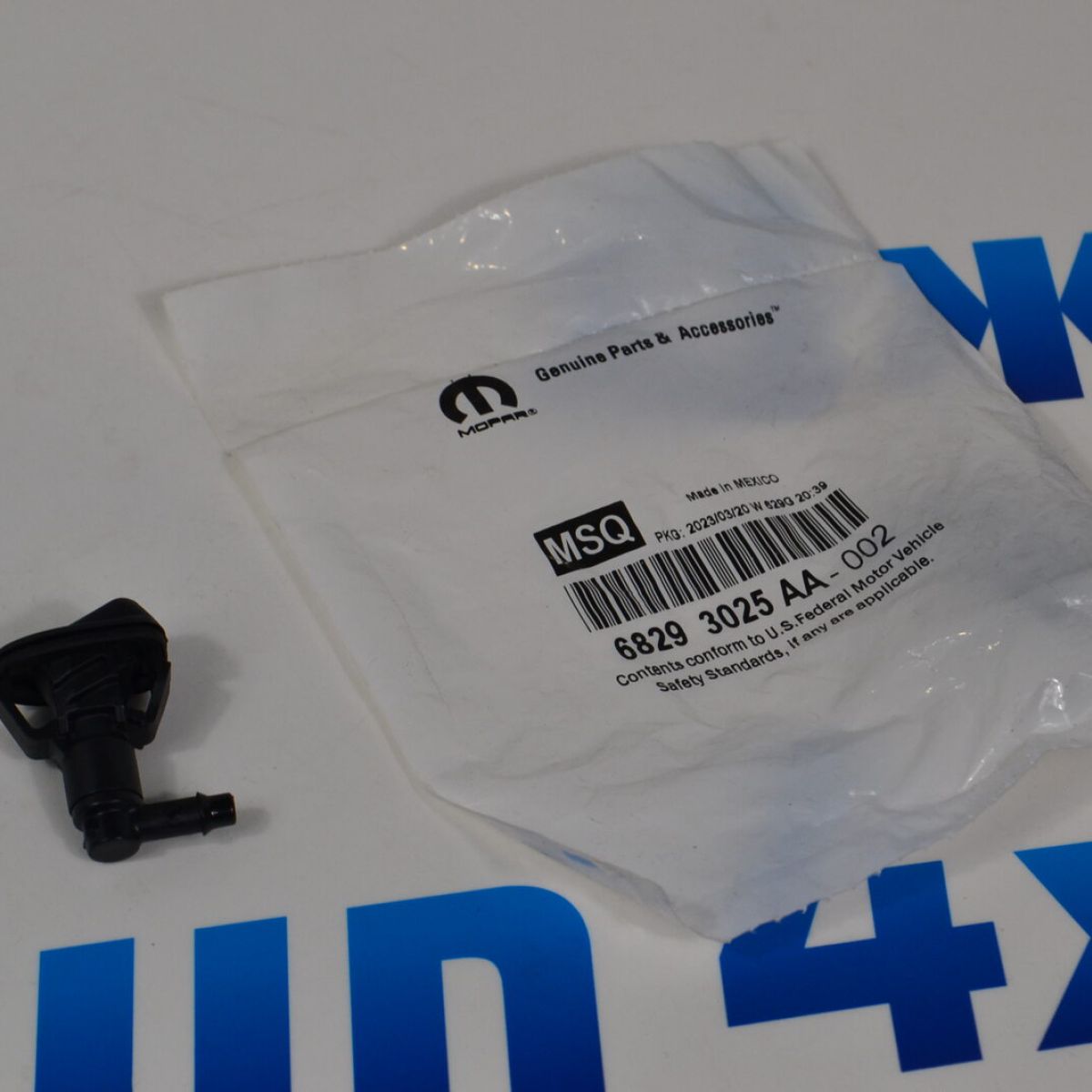 Форсунка омывателя ветрового стекла Jeep Wrangler JL/Jeep Gladiator JT 68293025AA