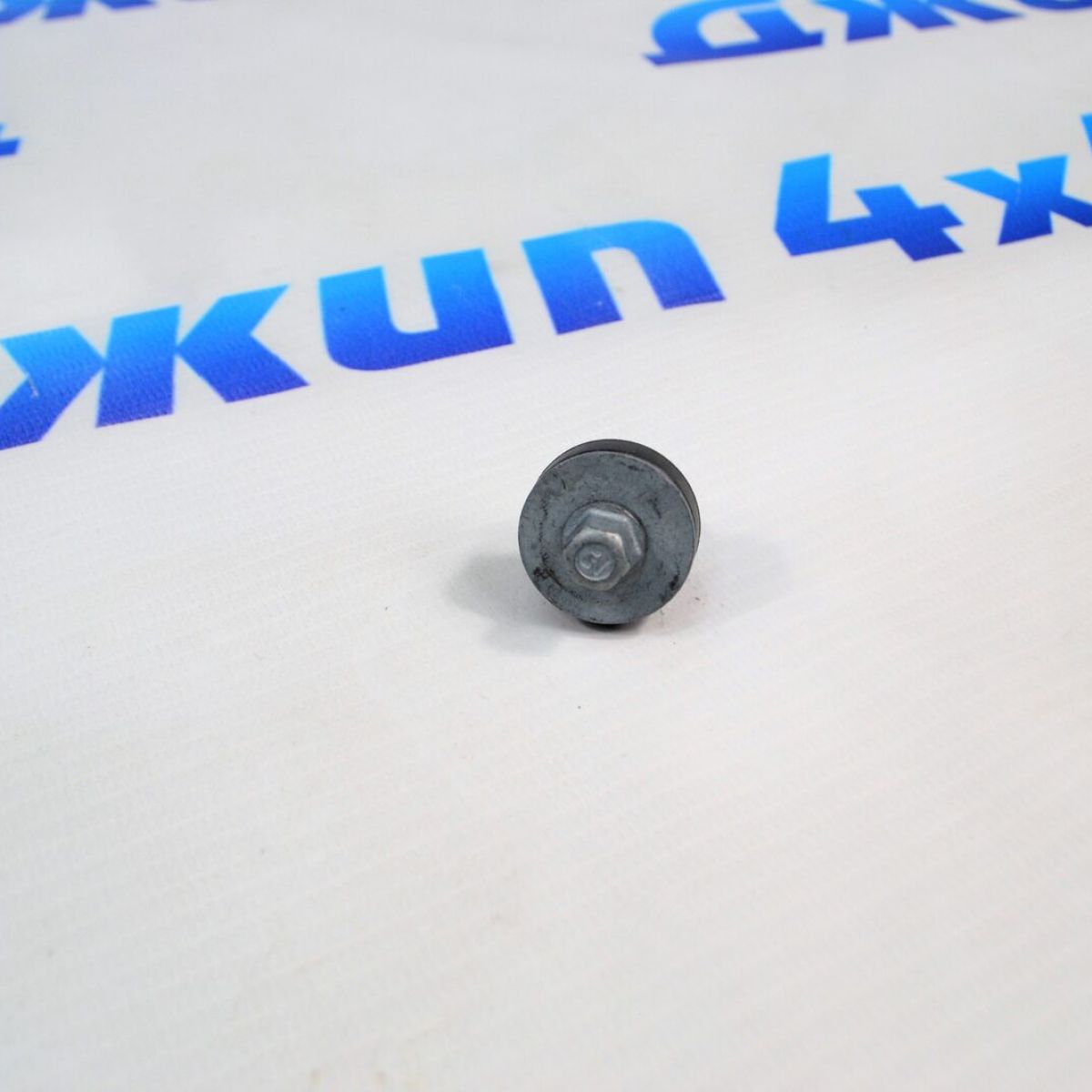 Болт клапанной крышки с уплотнителем Jeep/Dodge/ChryslerV5.7/6.1/6.4 Hemi 2003- 6507366AA