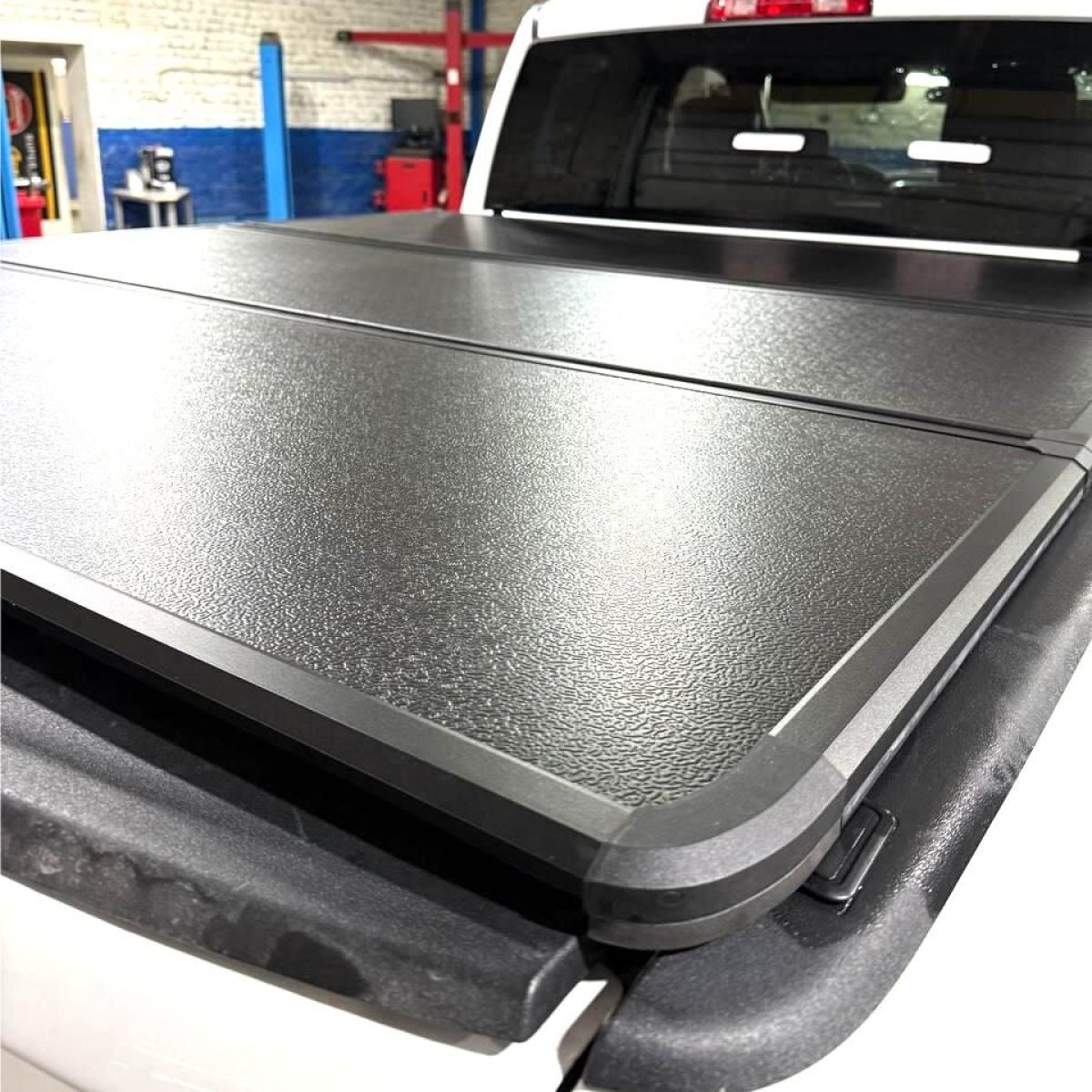 Крышка кузова Dodge Ram 1500 для кузова 6.4 (складная/без рам боксов) 82215864AB