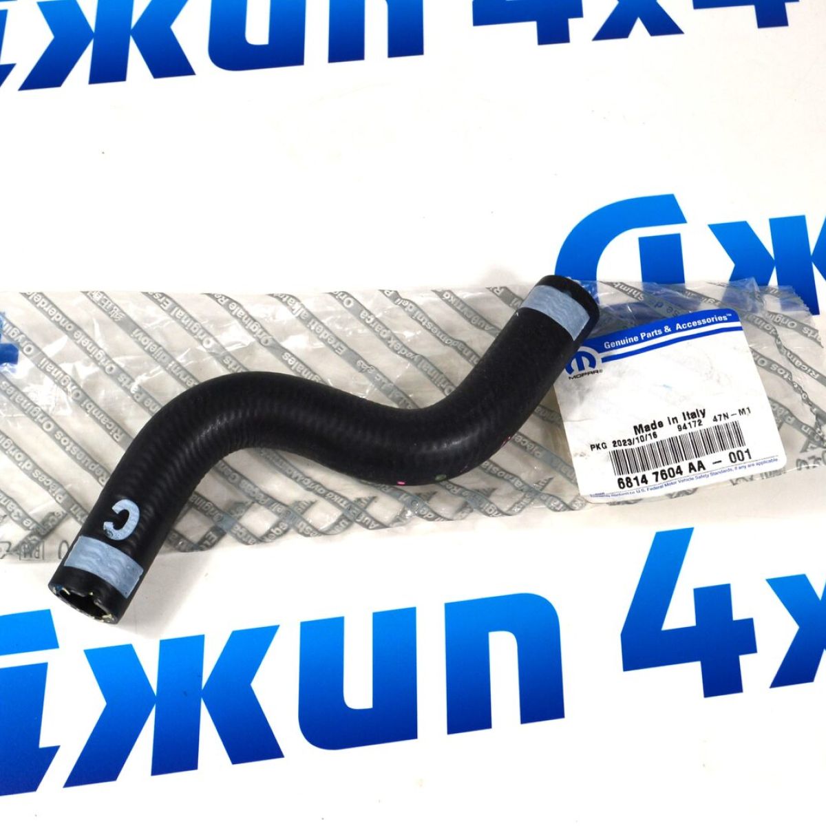 Патрубок маслоохладителя Jeep Grand Cherokee WK2 V3.0CRD 68147604AA