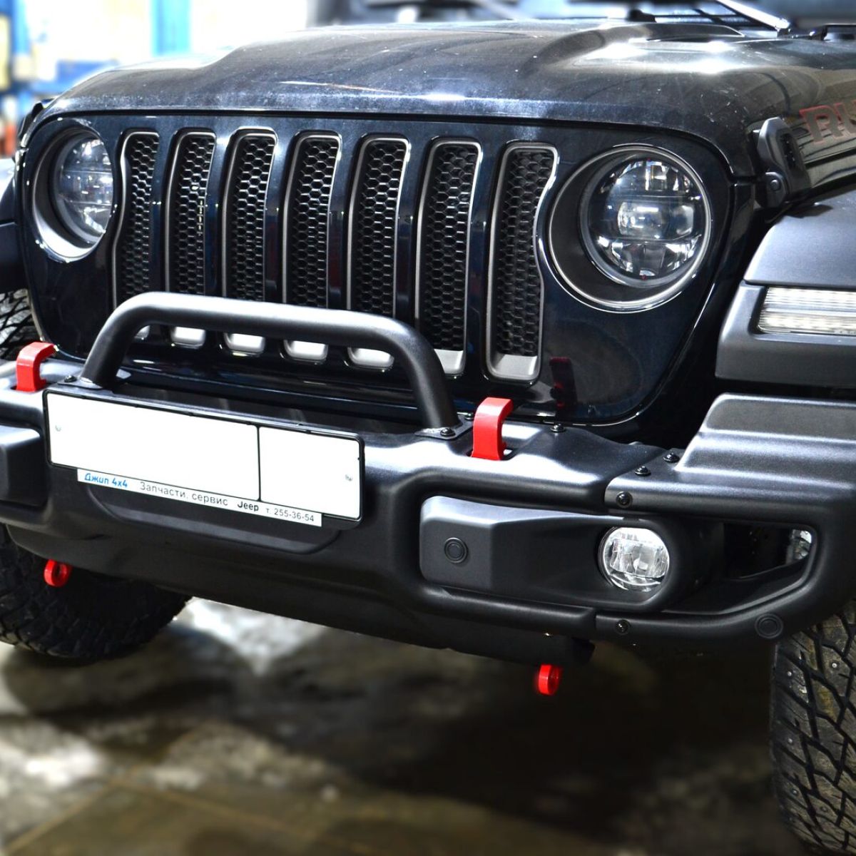 Бампер передний силовой Jeep Wrangler JL/Jeep Gladiator JT с уголками (алюминий) 82215121