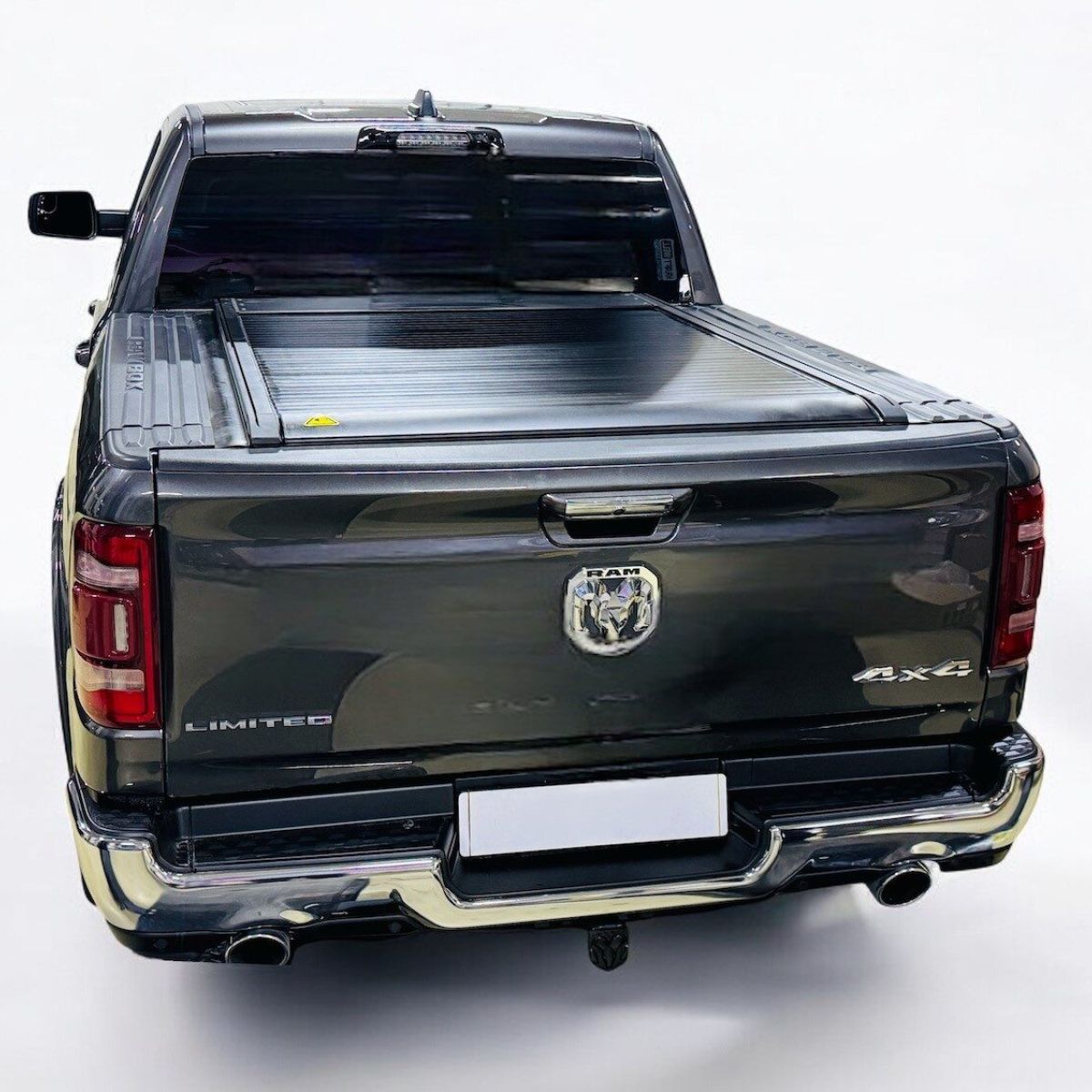 Крышка кузова роликовая с электроприводом Dodge Ram 1500 для кузова 5.8 (с рэм боксами) 82215255АB