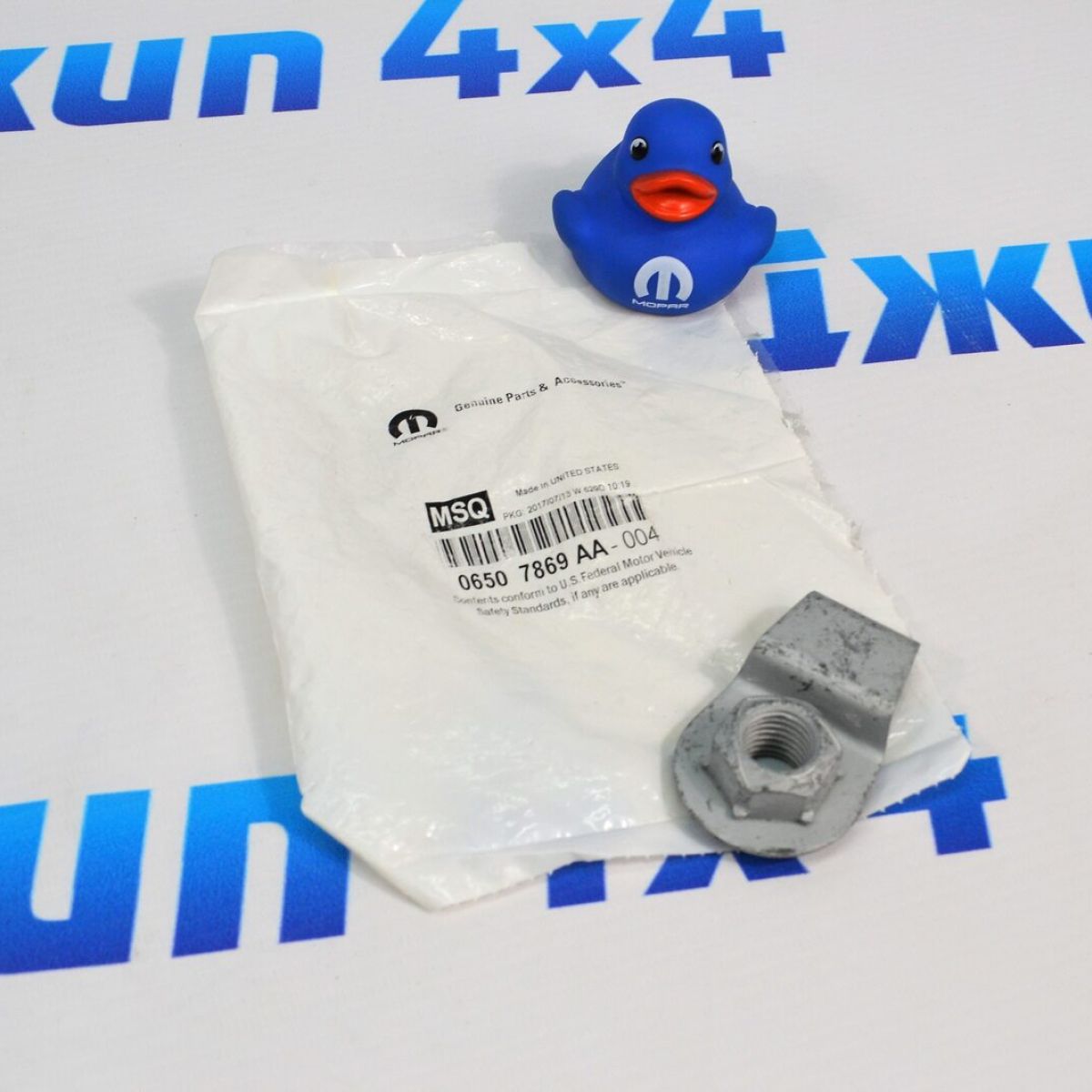 Гайка крепёжная Jeep Grand Cherokee WK/Jeep Commander XK (M16x2.0x70мм) 6507869AA