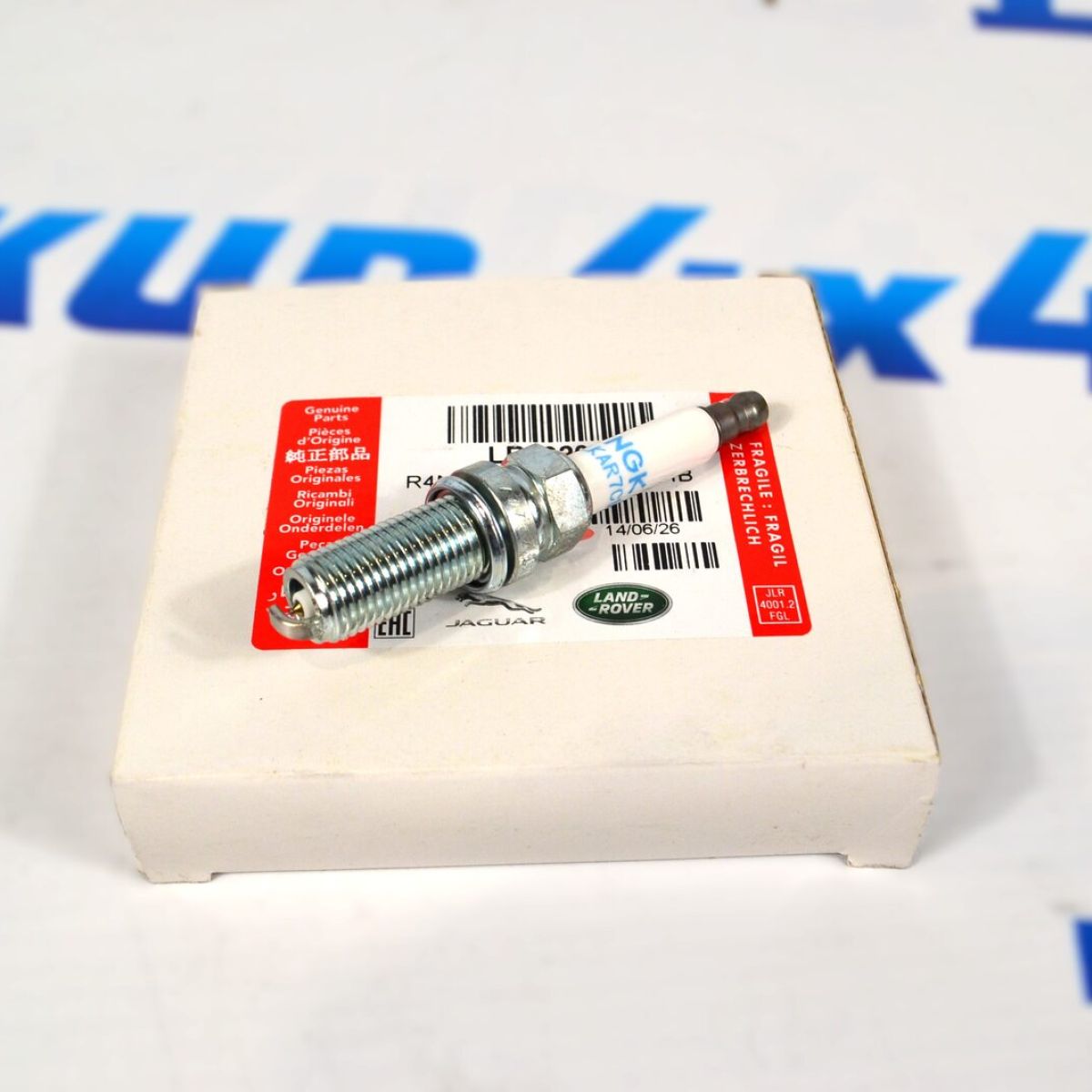 Свеча зажигания Land Rover/Range Rover/Jaguar V5.0SC LR032080