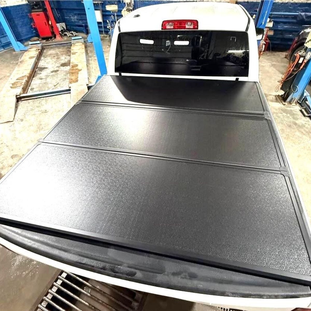Крышка кузова Dodge Ram 1500 для кузова 6.4 (складная/без рам боксов) 82215864AB
