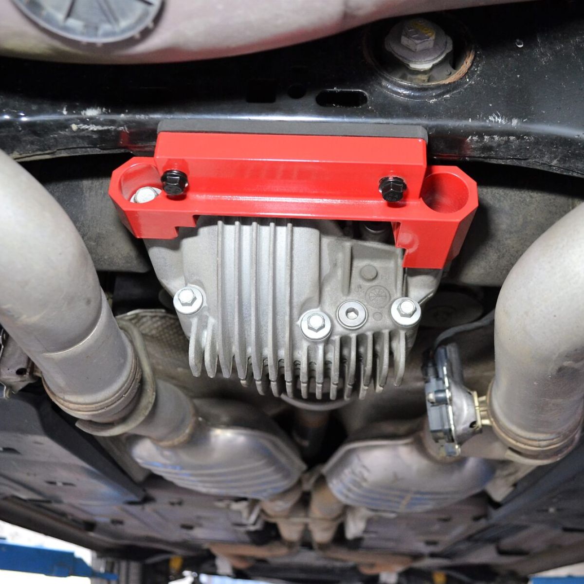 Усиленный крепеж заднего редуктора Dodge Challenger SRT/Dodge Charger SRT 68282414AB