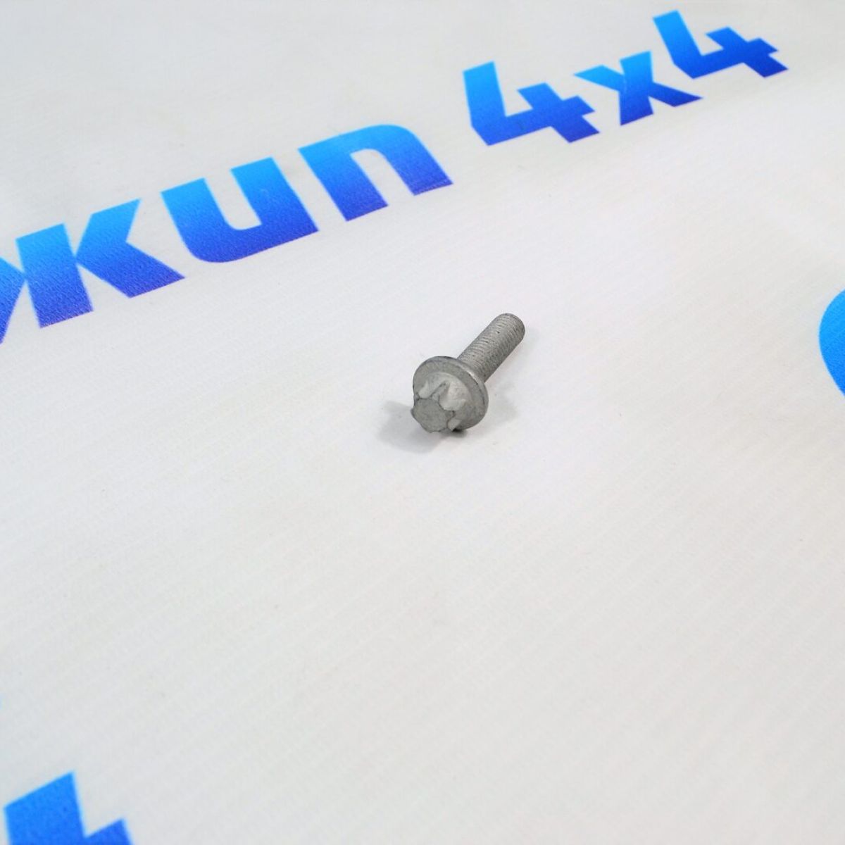 Болт крепёжный Jeep/Dodge/Chrysler/Ram  M8x1.25x30 06104025AA