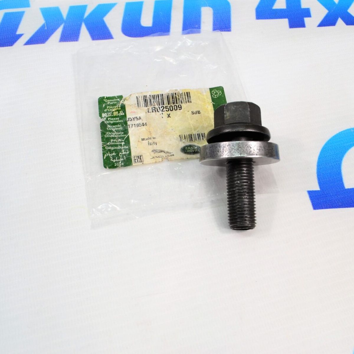 Болт шкива коленвала Land Rover Discovery Sport L550 V2.0T Petrol LR025009