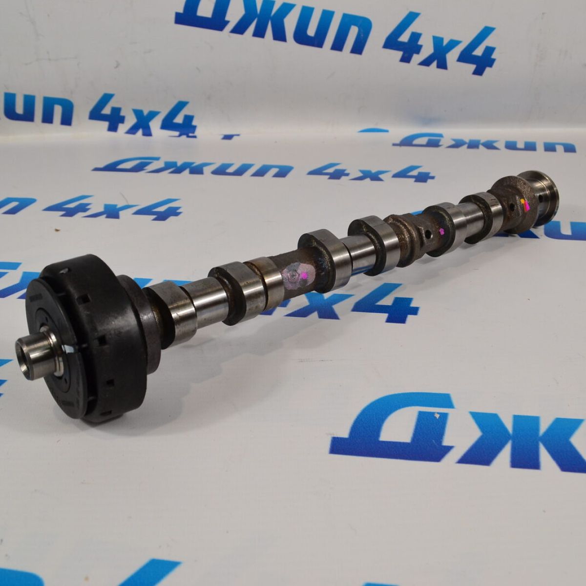 Распредвал выпускной правой ГБЦ Jeep Grand Cherokee WK2 V3.0 68169839AB