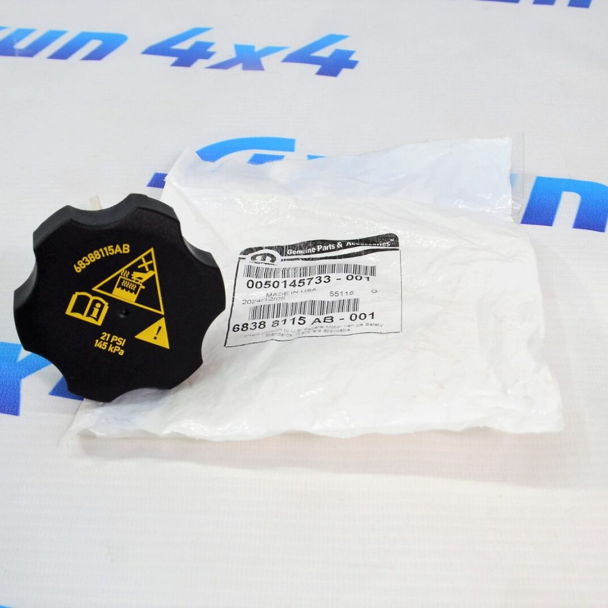 Крышка расширительного бачка Jeep Wrangler JL V2.0T (с щупом) 68388115AB