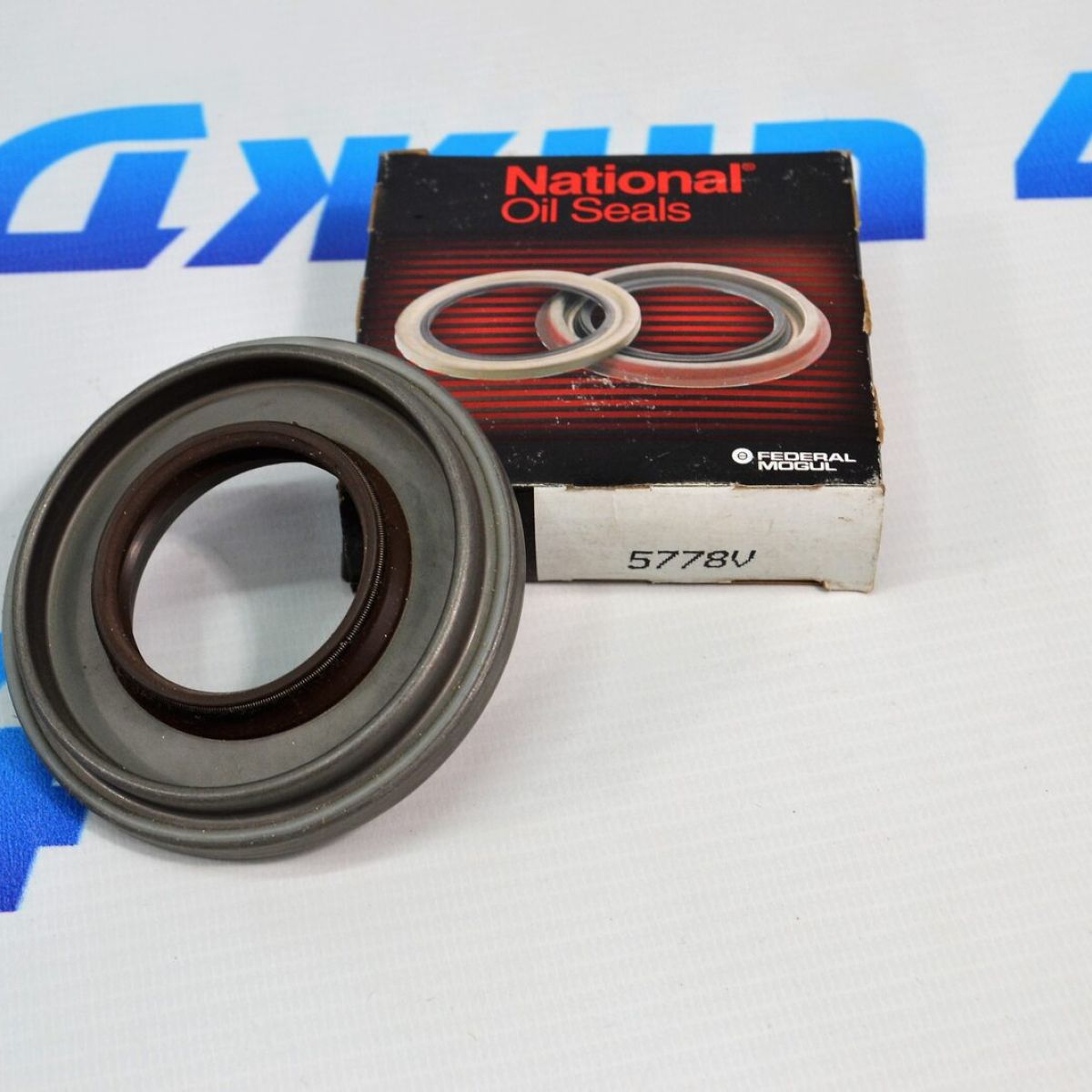 Сальник хвостовика переднего дифференциала Jeep Grand Cherokee WJ 1999-2004 5012454AA