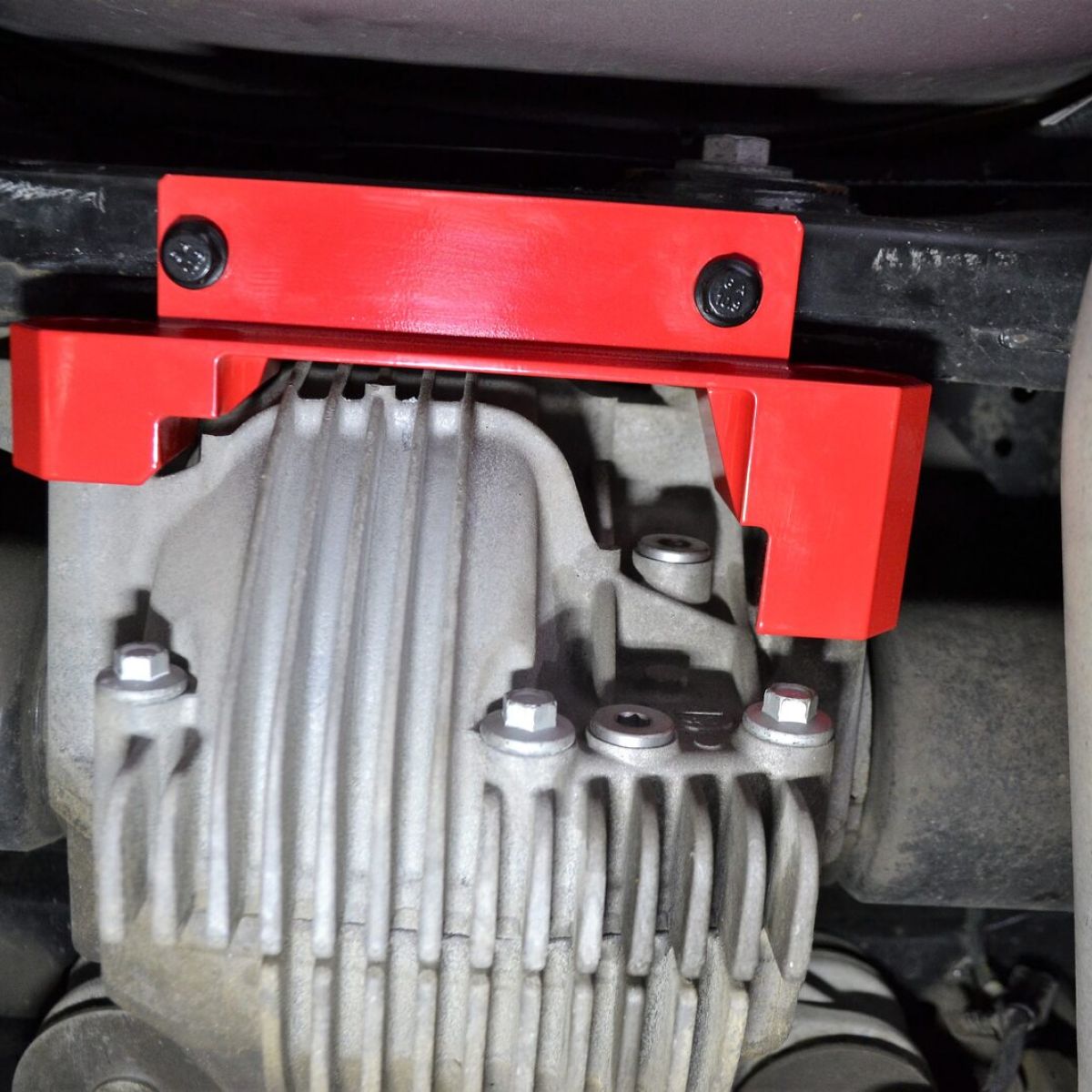 Усиленный крепеж заднего редуктора Dodge Challenger SRT/Dodge Charger SRT 68282414AB