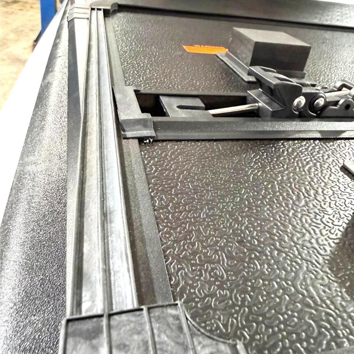 Крышка кузова Dodge Ram 1500 для кузова 6.4 (складная/без рам боксов) 82215864AB